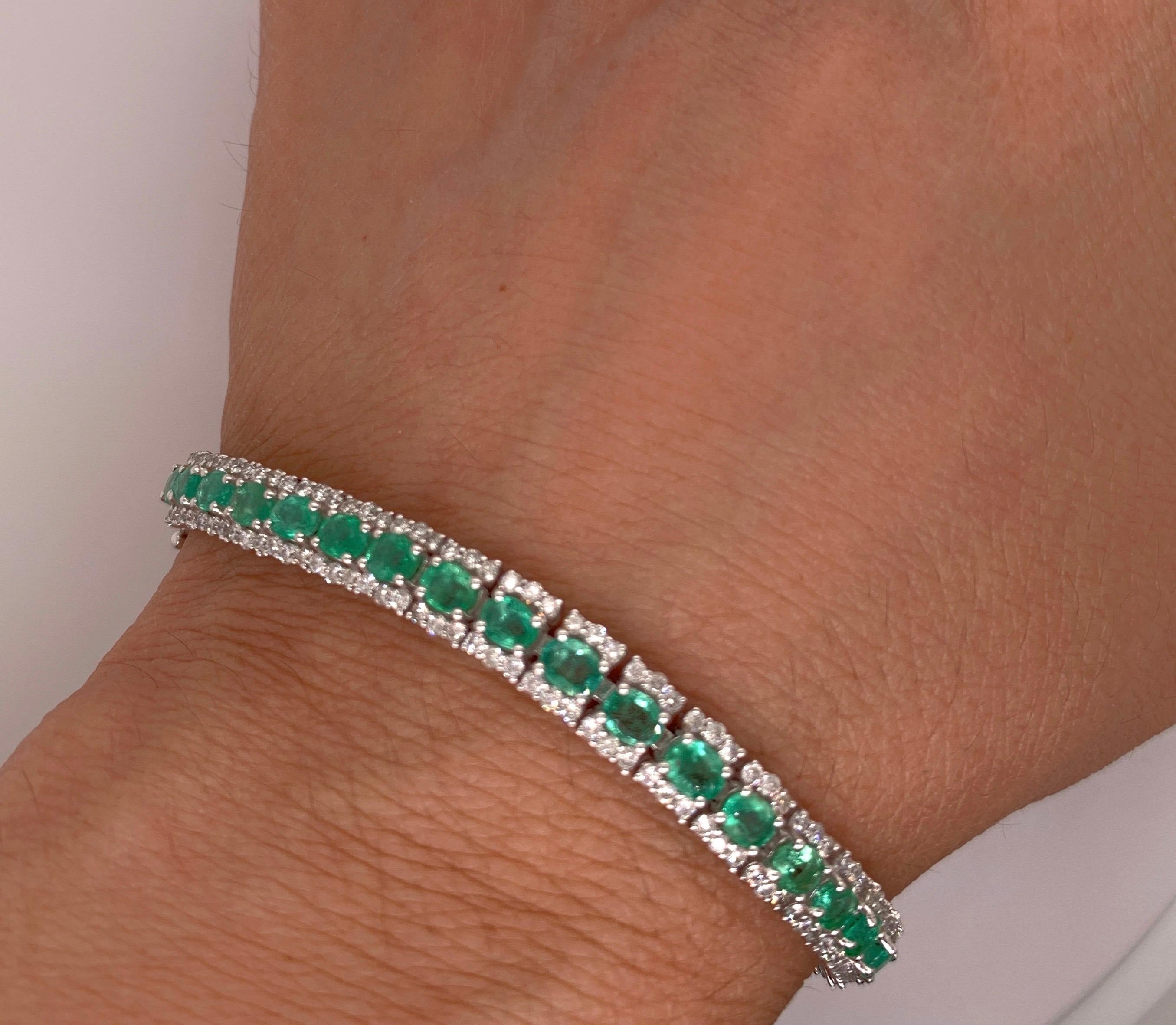 5.72 Carat Emerald Bangle Bracelet 2