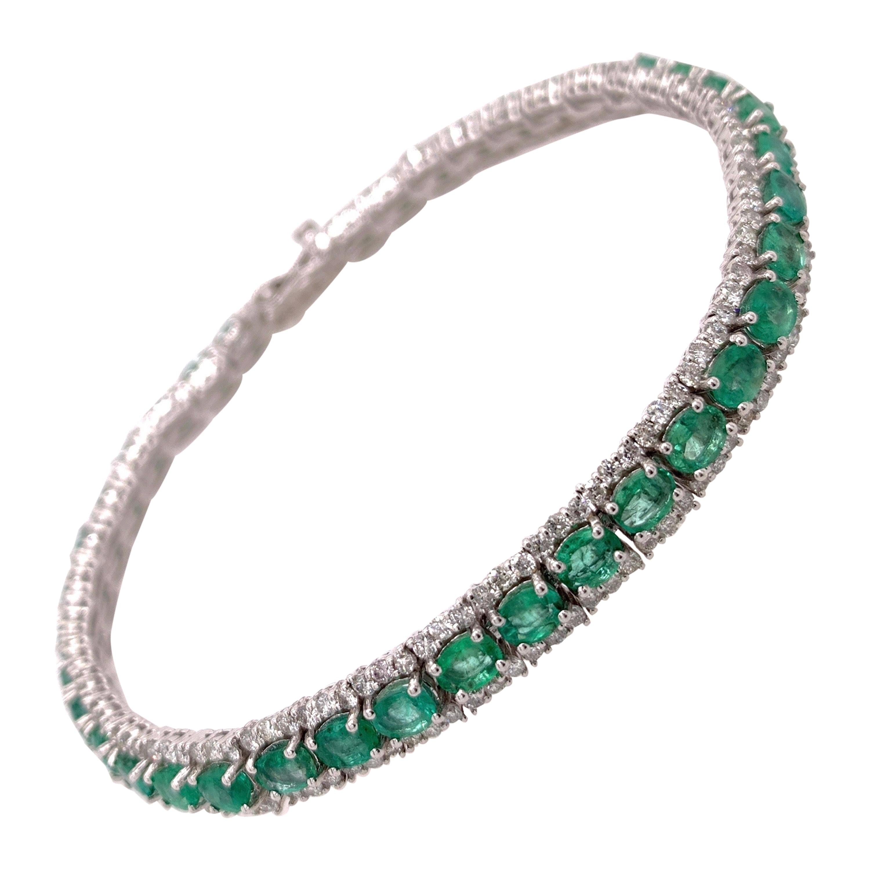 5.72 Carat Emerald Bangle Bracelet