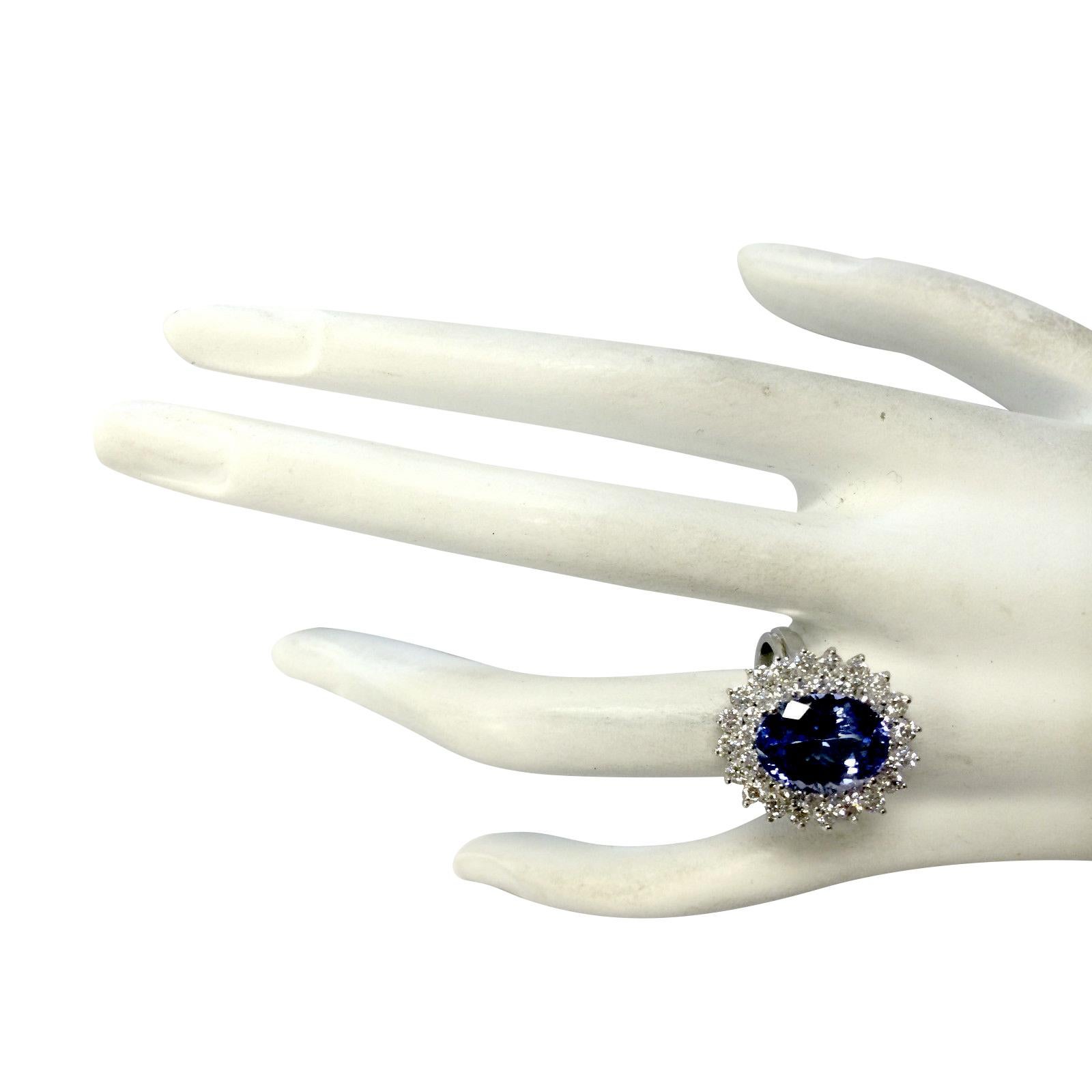 Natural Tanzanite Diamond Ring In 14 Karat White Gold In New Condition For Sale In Manhattan Beach, CA