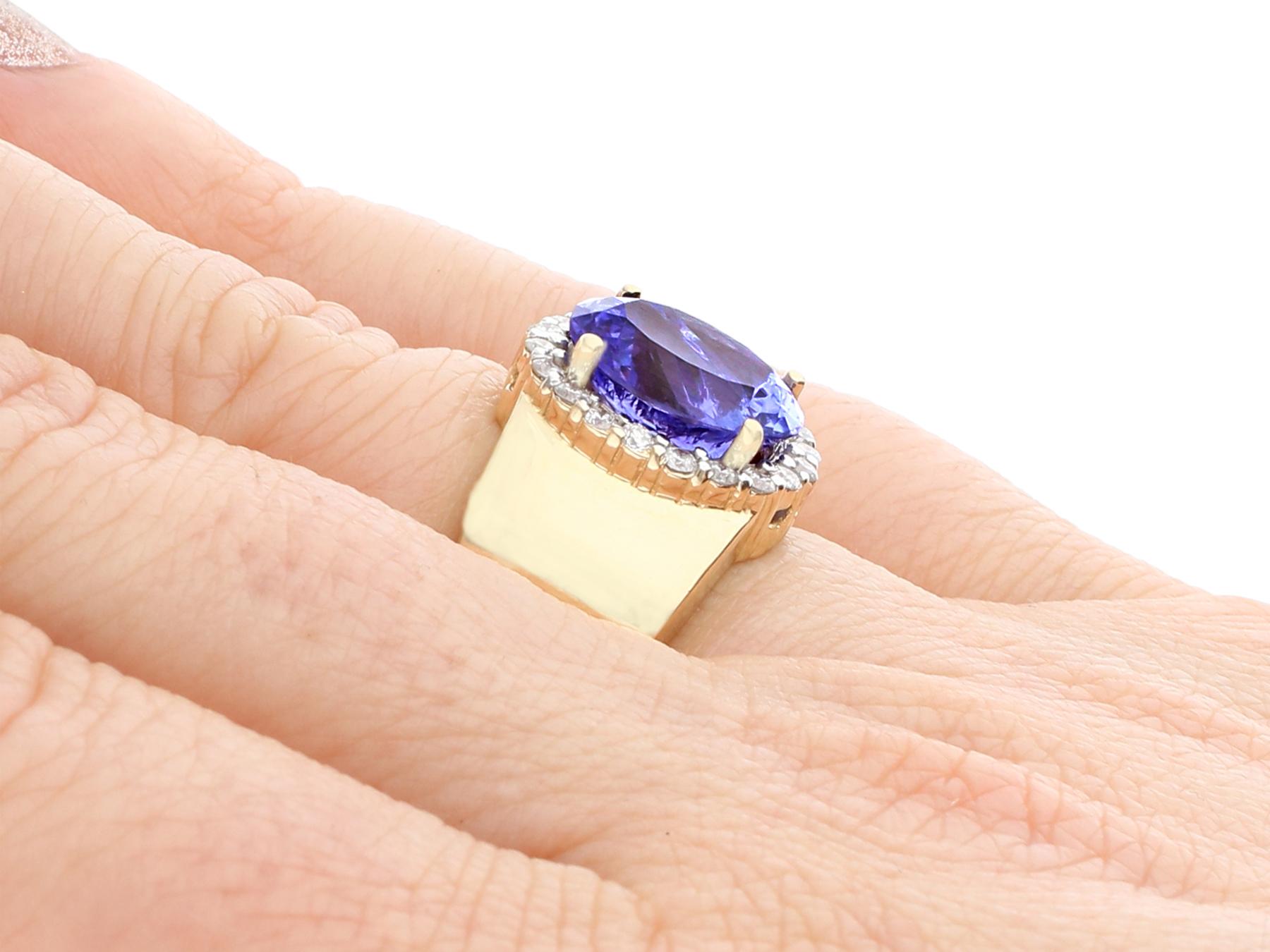 5.72 Carat Tanzanite and Diamond Yellow Gold Cocktail Ring In Excellent Condition For Sale In Jesmond, Newcastle Upon Tyne