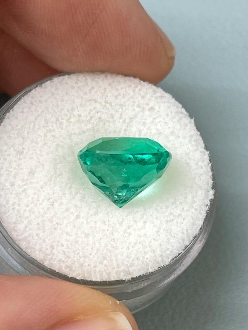 5.72 Carat Vivid Bluish Green Colombian Emerald - Muzo Cushion Cut May Birthston For Sale 1