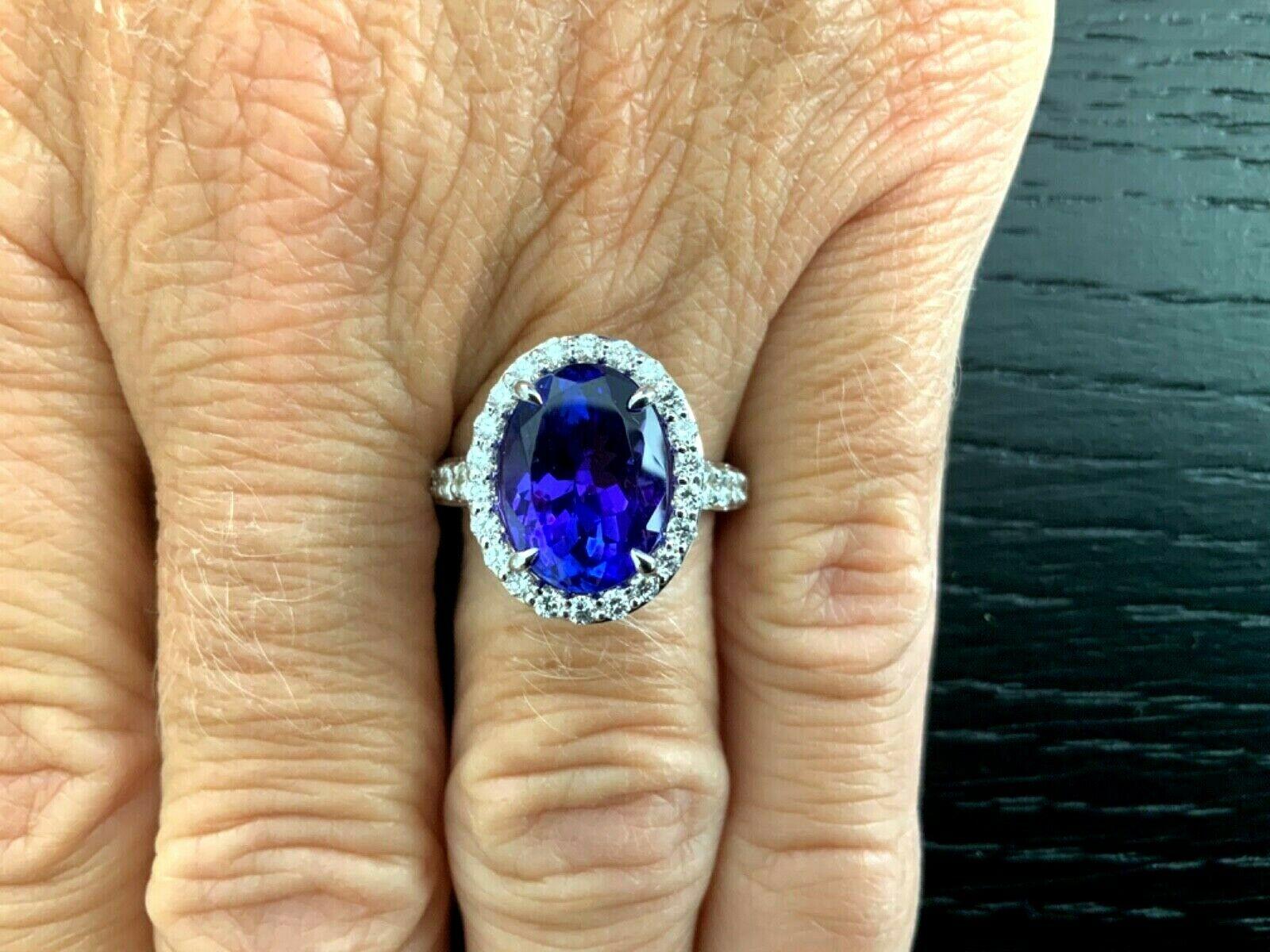 Oval Cut 5.72 Carat Natural Oval Violet Tanzanite and Diamond Ring Platinum GIA Certified For Sale