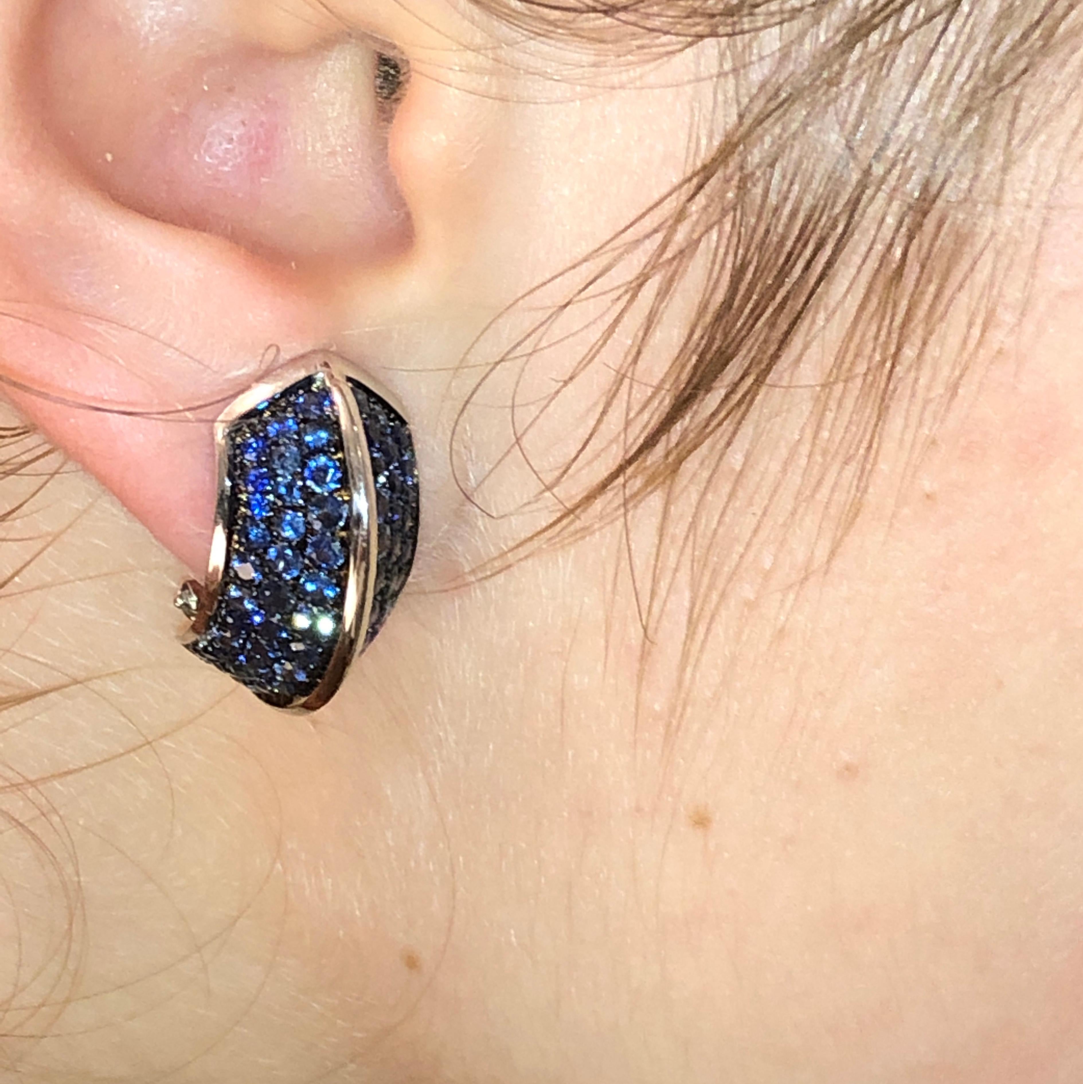 Berca 5.72 Natural Blue Sapphire Black White Gold Pyramid Shaped Earrings For Sale 5
