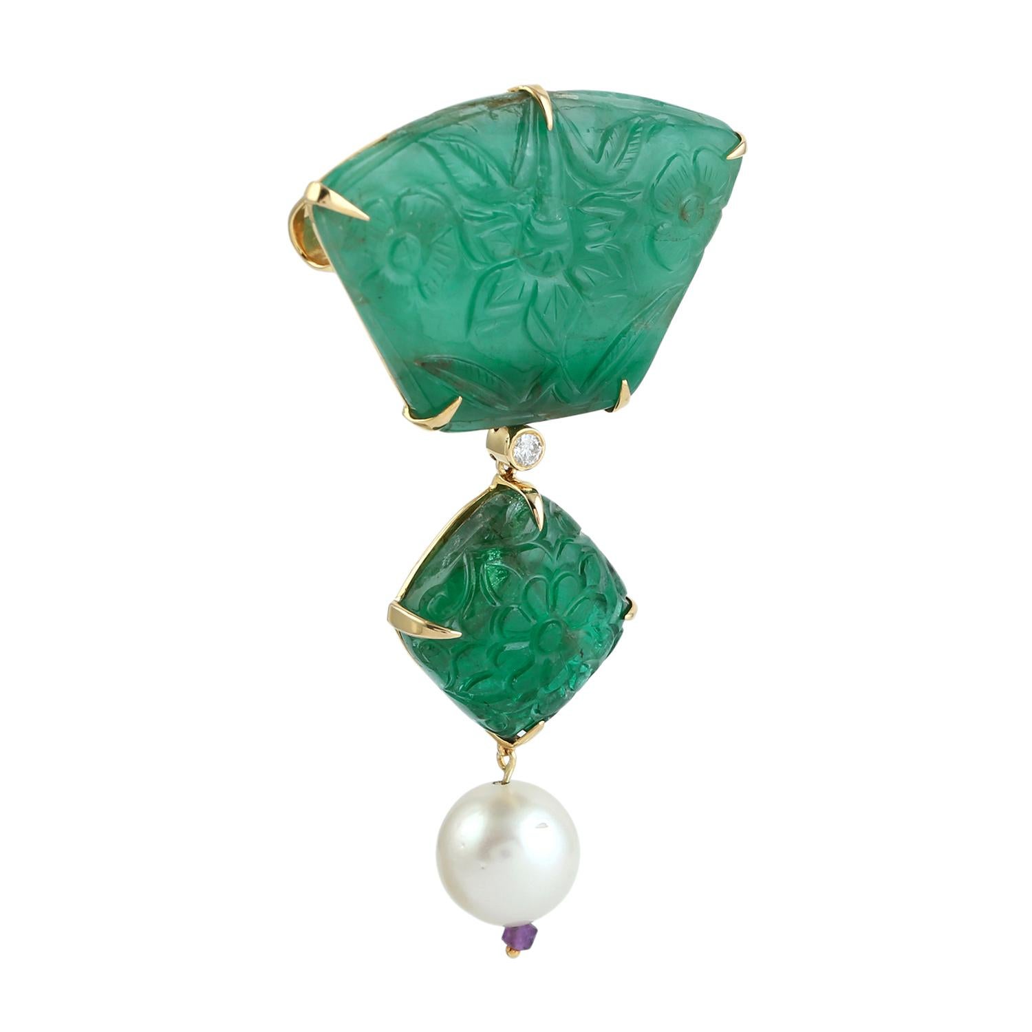 57,28ct geschnitzt Smaragd One Of A Kind Anhänger mit Perle in 18k Gelbgold gemacht (Kunsthandwerker*in) im Angebot