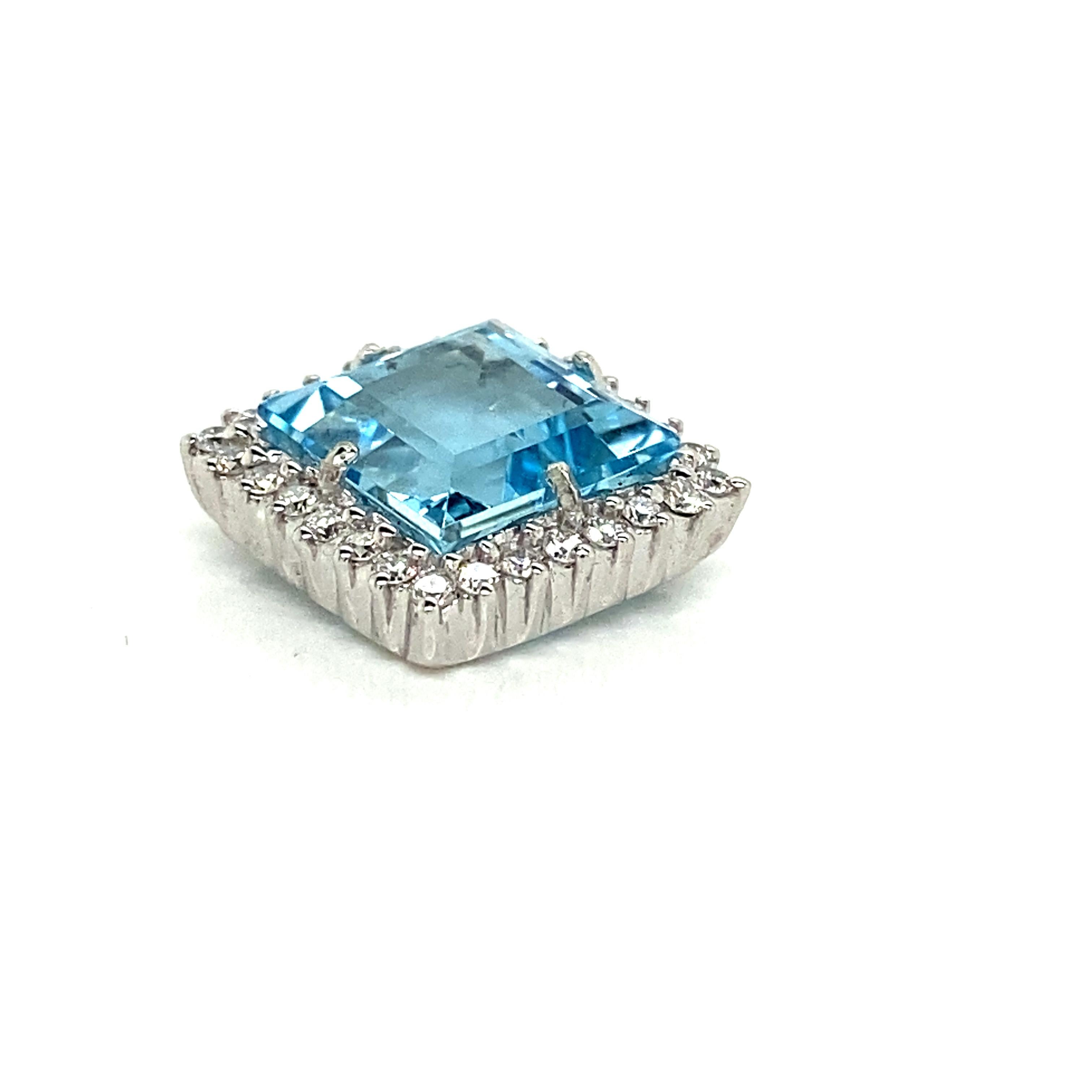 5.74 Carat Blue Topaz and White Diamond Gold Pendant For Sale 1