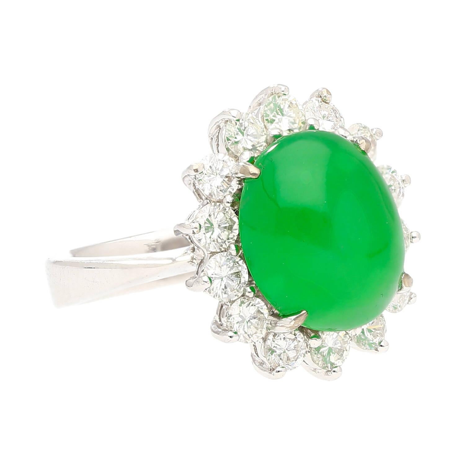 5.74 Carat Grade A Green Jade with Round-Cut Diamond Halo Ring In New Condition For Sale In Miami, FL