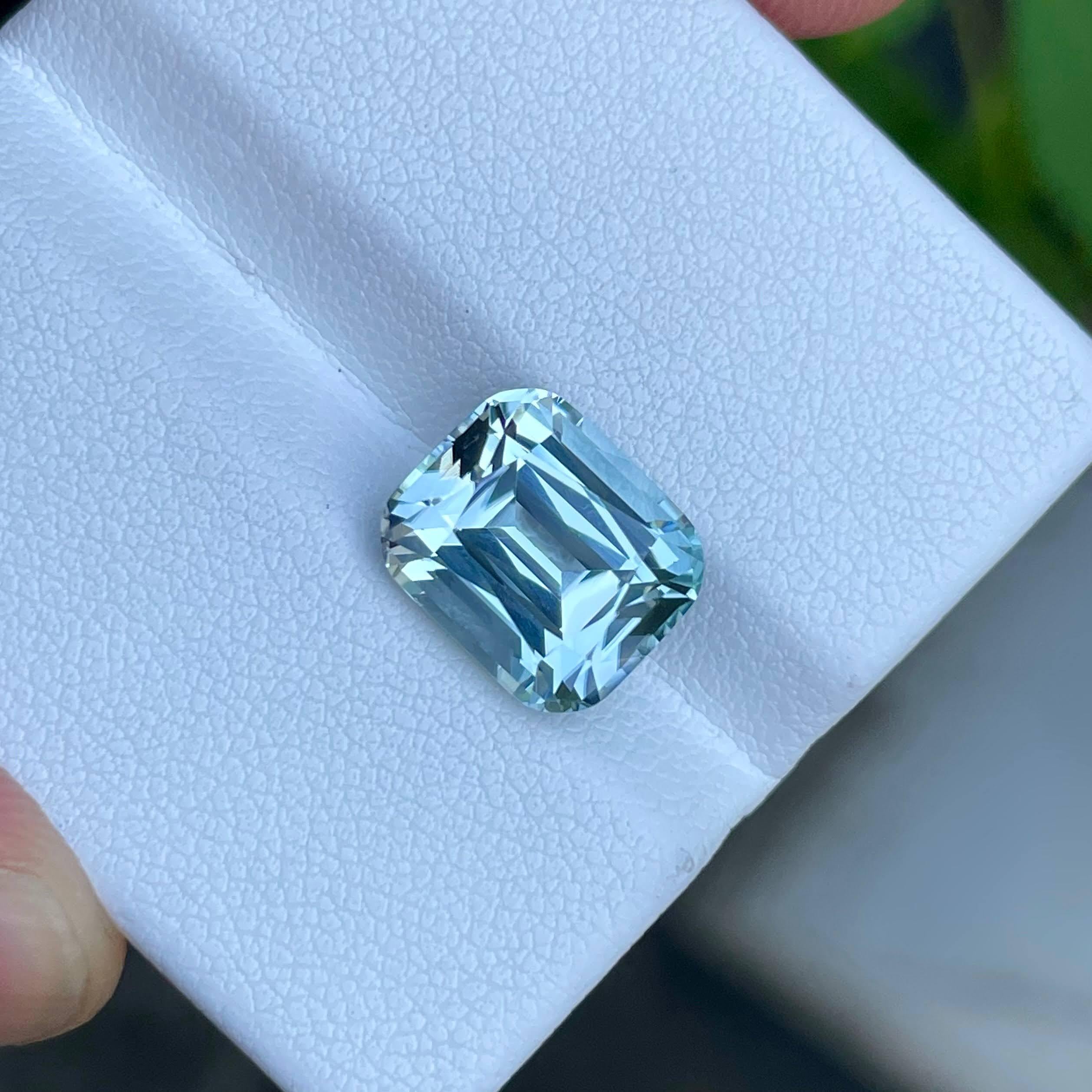 5.74 carats Loose Achroite Tourmaline Step Cushion Cut Natural Afghan Gemstone In New Condition For Sale In Bangkok, TH