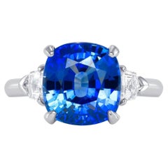 5.74ct Blue Sapphire platinum ring. GIA certified.