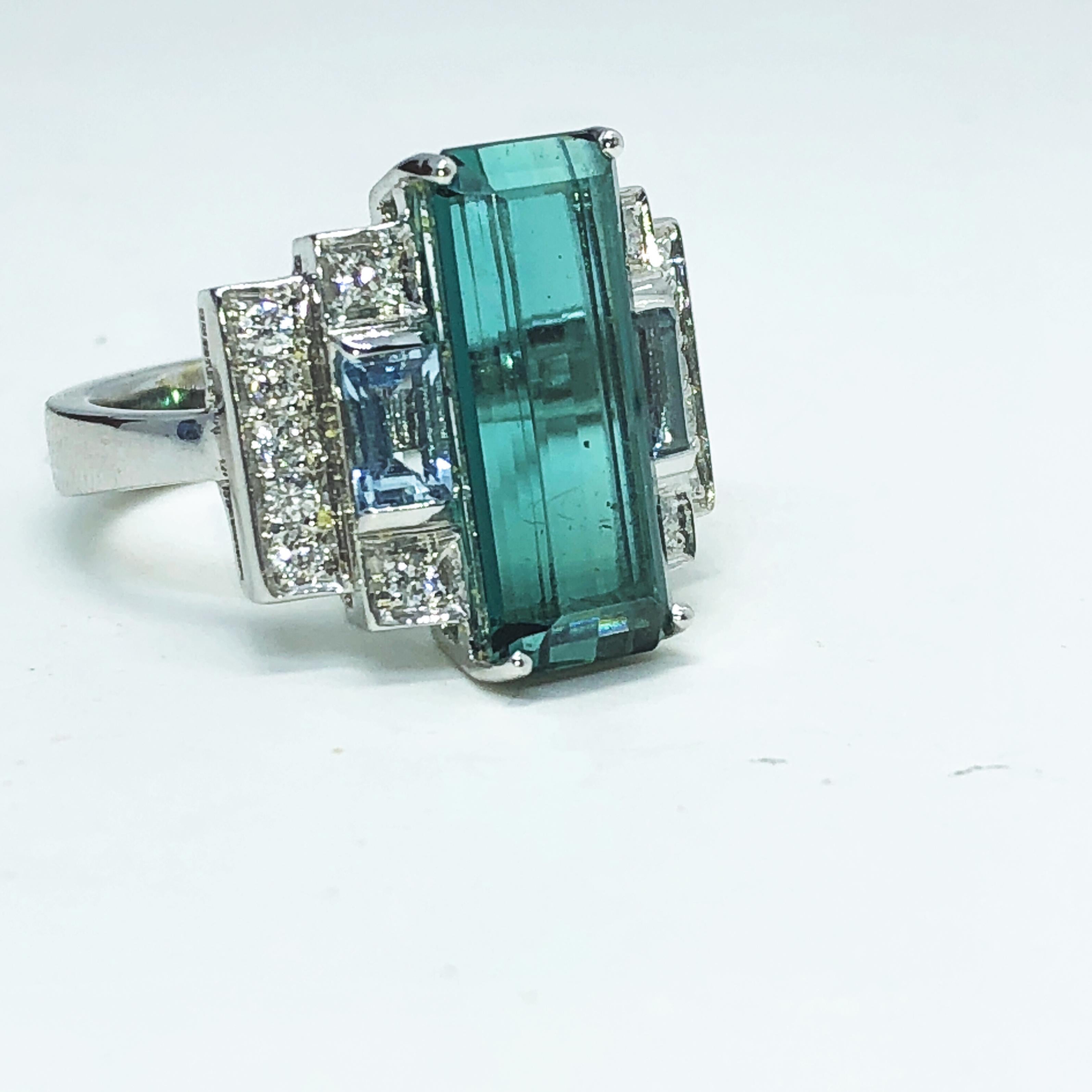5.75 Carat Baguette Cut Peacock Blue Tourmaline Aquamarine Diamond Cocktail Ring In New Condition In Valenza, IT