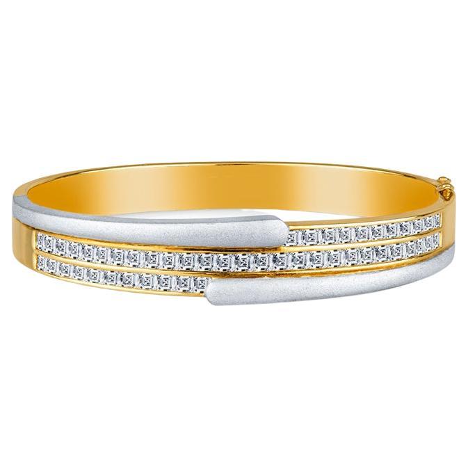 5.75 Carat Carre Baguette Diamonds 18 Karat Yellow Gold Hinged Bangle For Sale