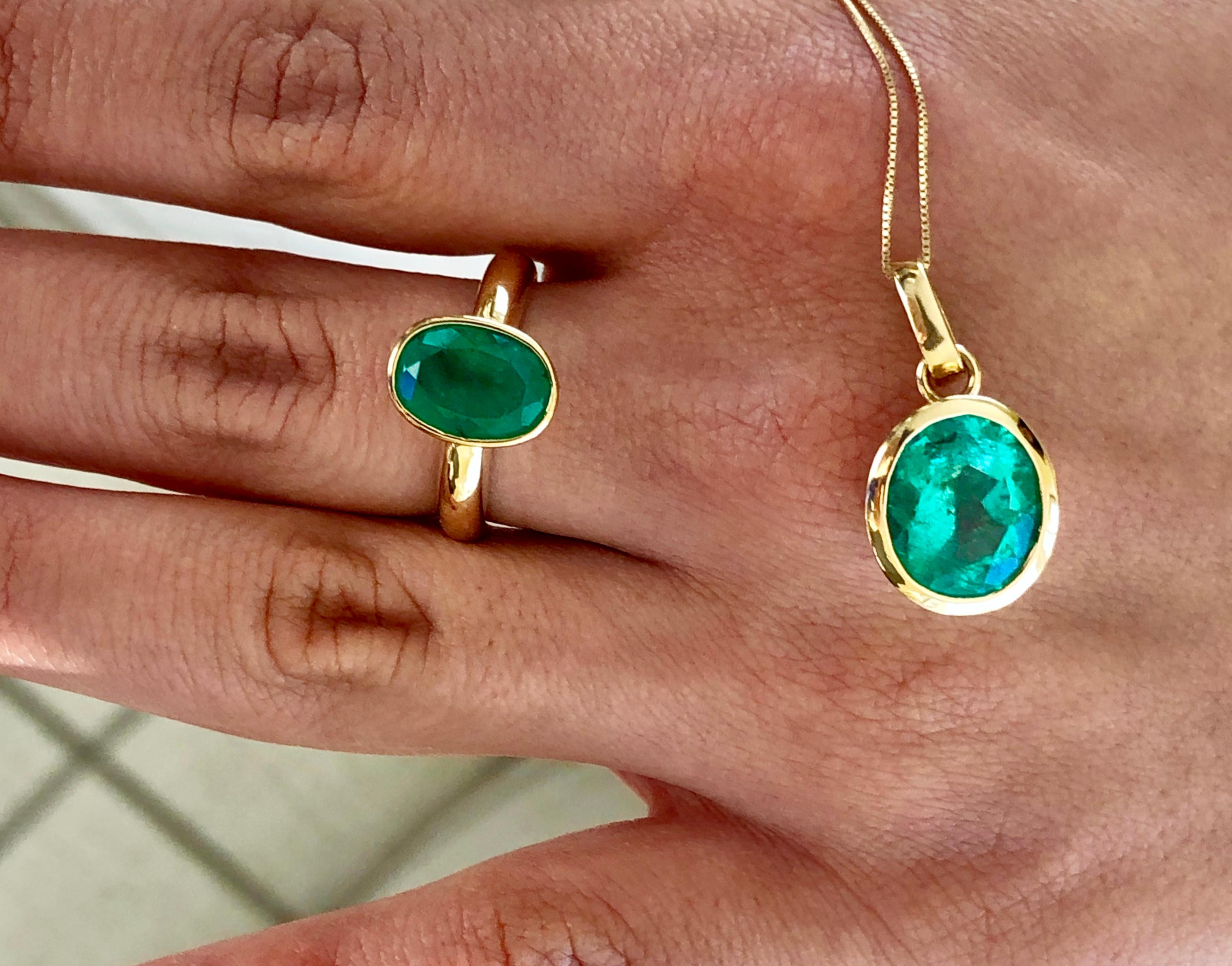 Oval Cut Emeralds Maravellous 5.75 Carat Oval Colombian Emerald Solitaire Pendant 18K For Sale
