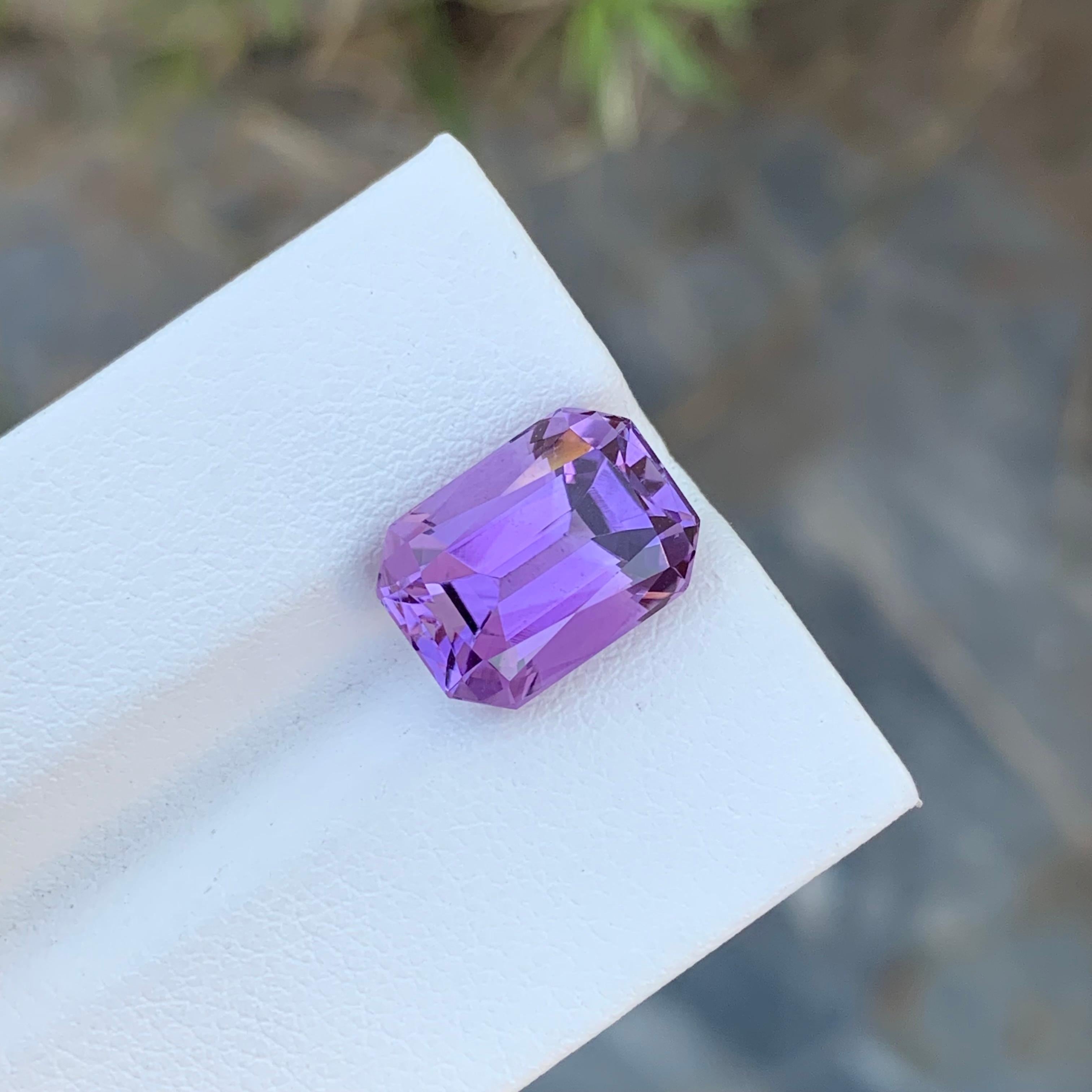Emerald Cut 5.75 Carat Emerald Shape Natural Loose Amethyst For Jewellery Making  For Sale