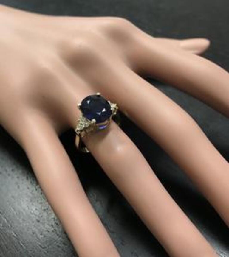 Women's or Men's 5.75 Carat Exquisite Natural Blue Sapphire and Diamond 14K Solid Yellow Gold For Sale