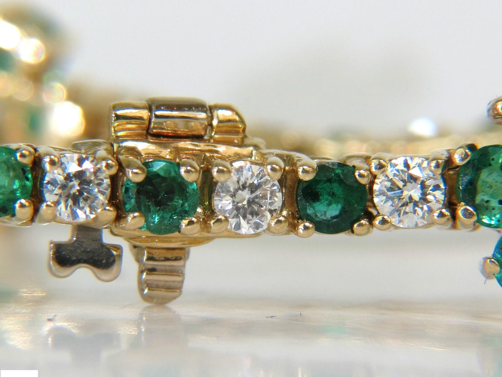 Women's or Men's 5.75 Carat Natural Fine Emerald Diamonds Tennis Clusters Bracelet 14 Karat