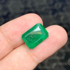5.75 Carat Natural Loose Pure Green Emerald Gemstone From Swat Mine
