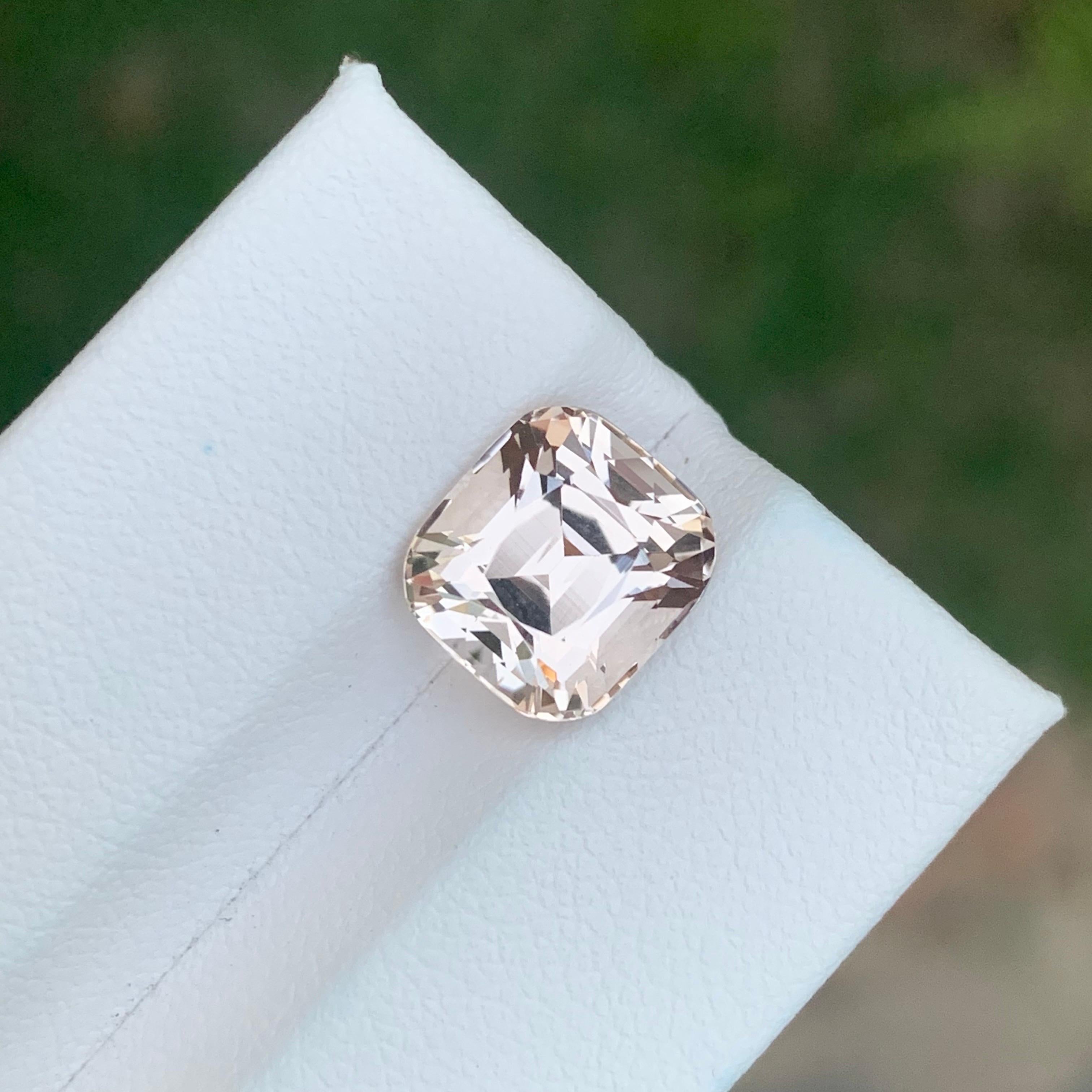 5.75 Carat Natural Loose Golden Topaz Cushion Shape Gemstone (pierre précieuse en forme de coussin) en vente 4