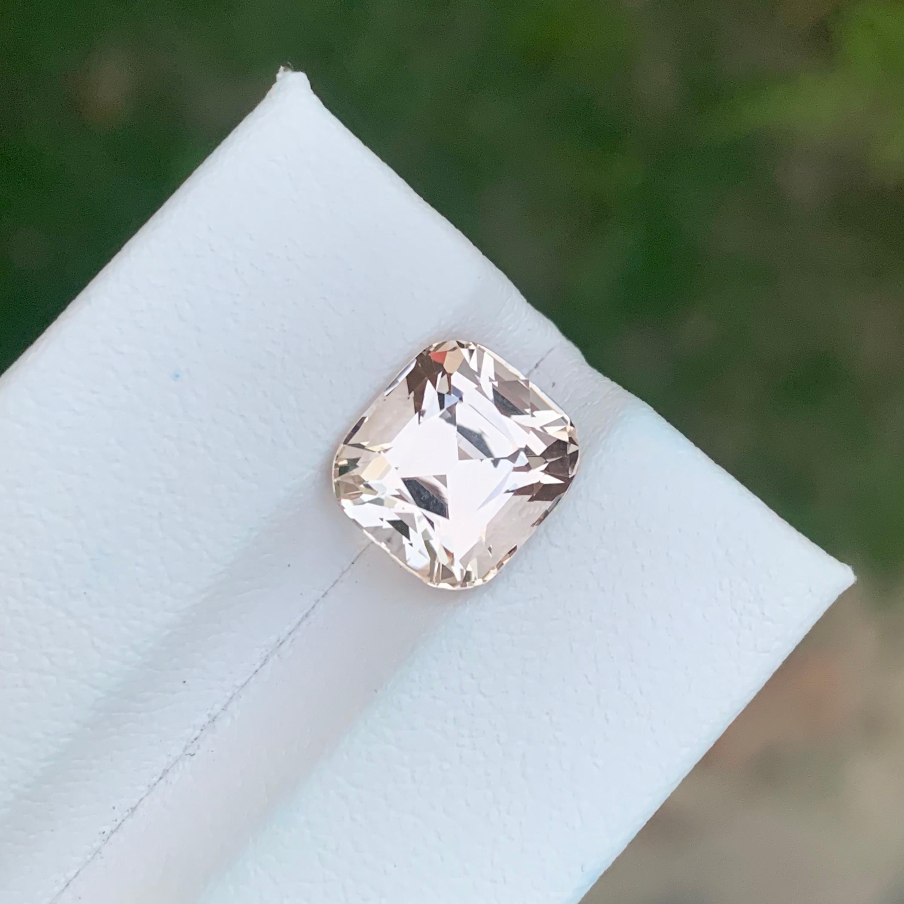 5.75 Carat Natural Loose Golden Topaz Cushion Shape Gemstone (pierre précieuse en forme de coussin) en vente 6