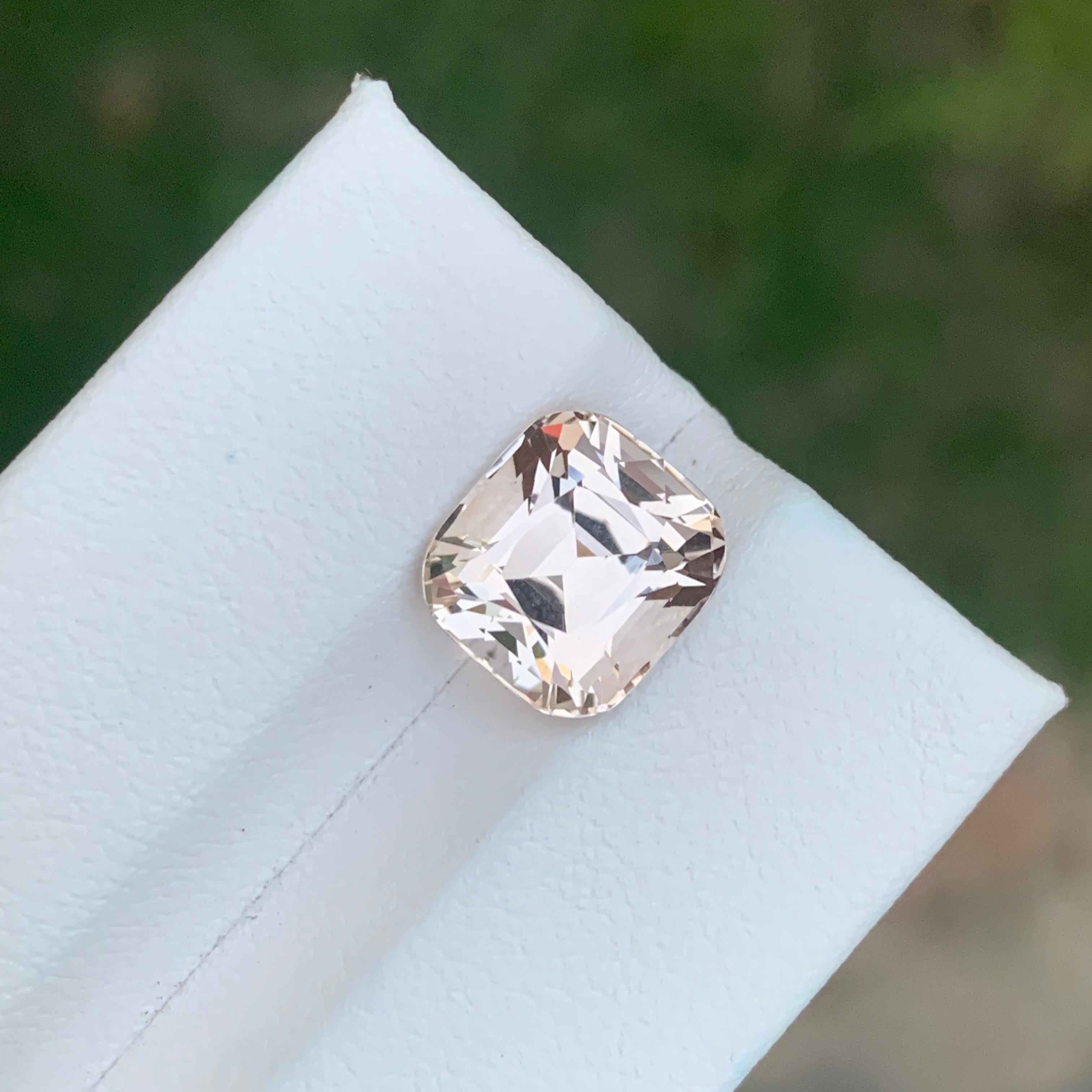 5.75 Carat Natural Loose Golden Topaz Cushion Shape Gemstone (pierre précieuse en forme de coussin) en vente 7