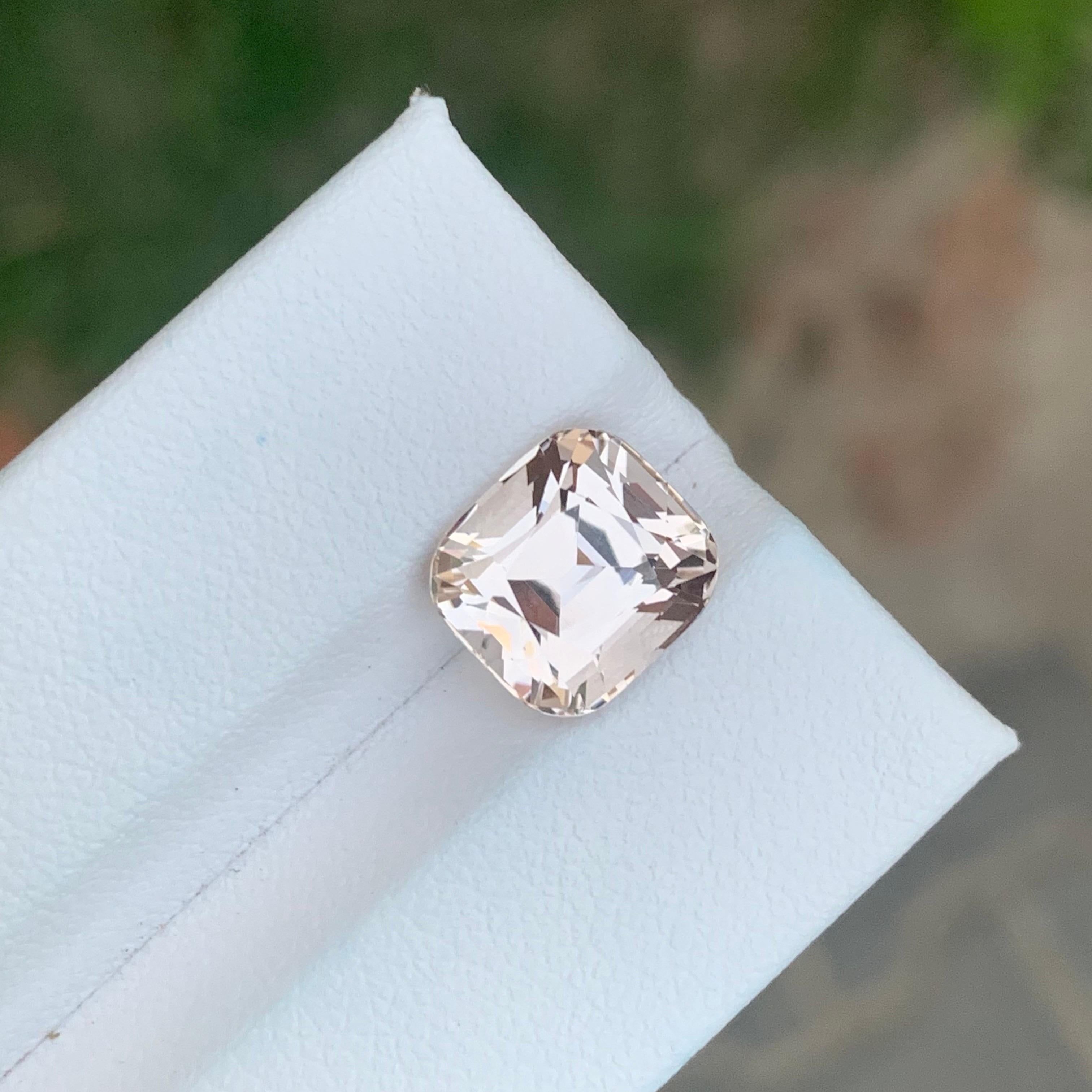 Taille coussin 5.75 Carat Natural Loose Golden Topaz Cushion Shape Gemstone (pierre précieuse en forme de coussin) en vente