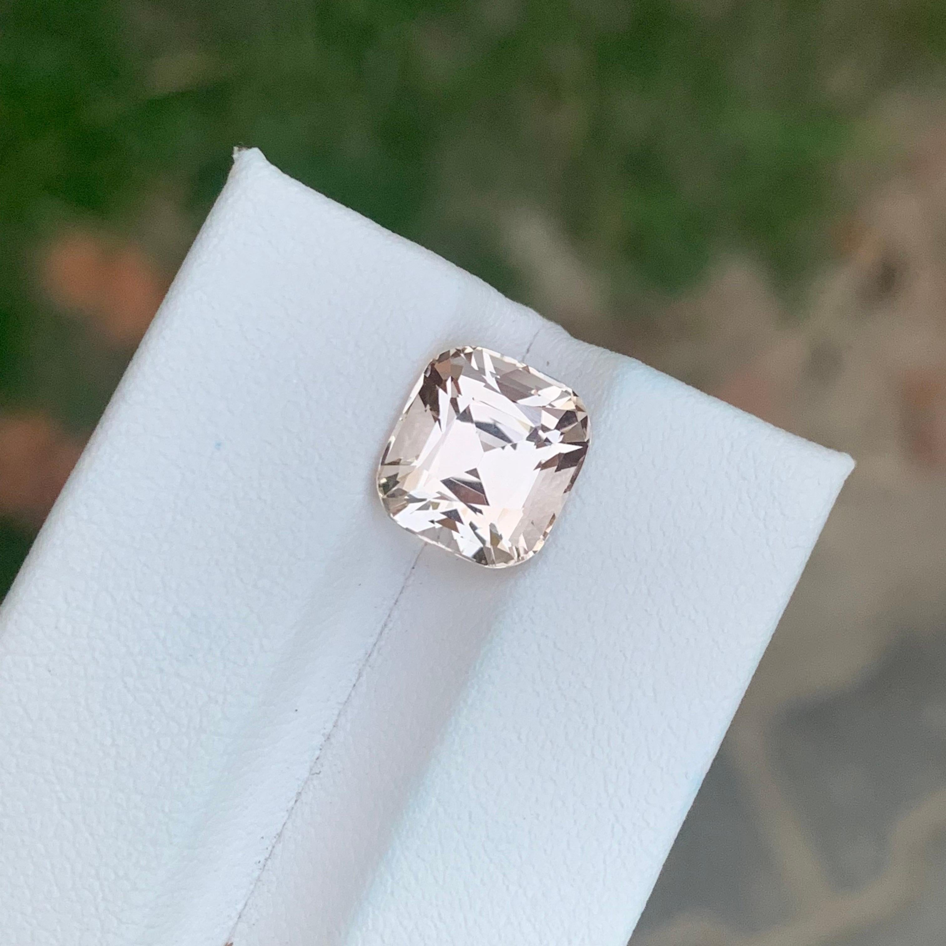 5.75 Carat Natural Loose Golden Topaz Cushion Shape Gemstone (pierre précieuse en forme de coussin) Unisexe en vente