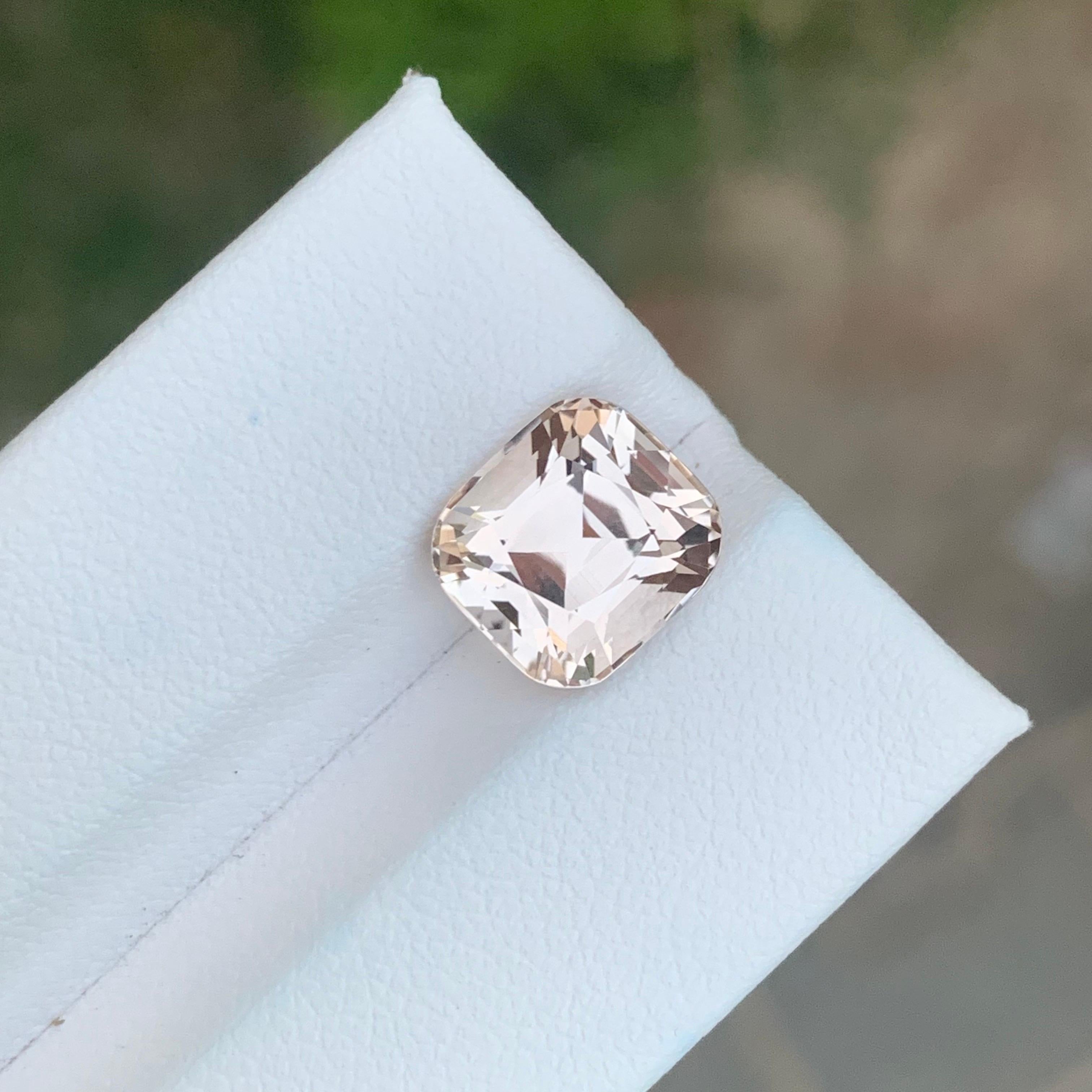 5.75 Carat Natural Loose Golden Topaz Cushion Shape Gemstone (pierre précieuse en forme de coussin) en vente 1