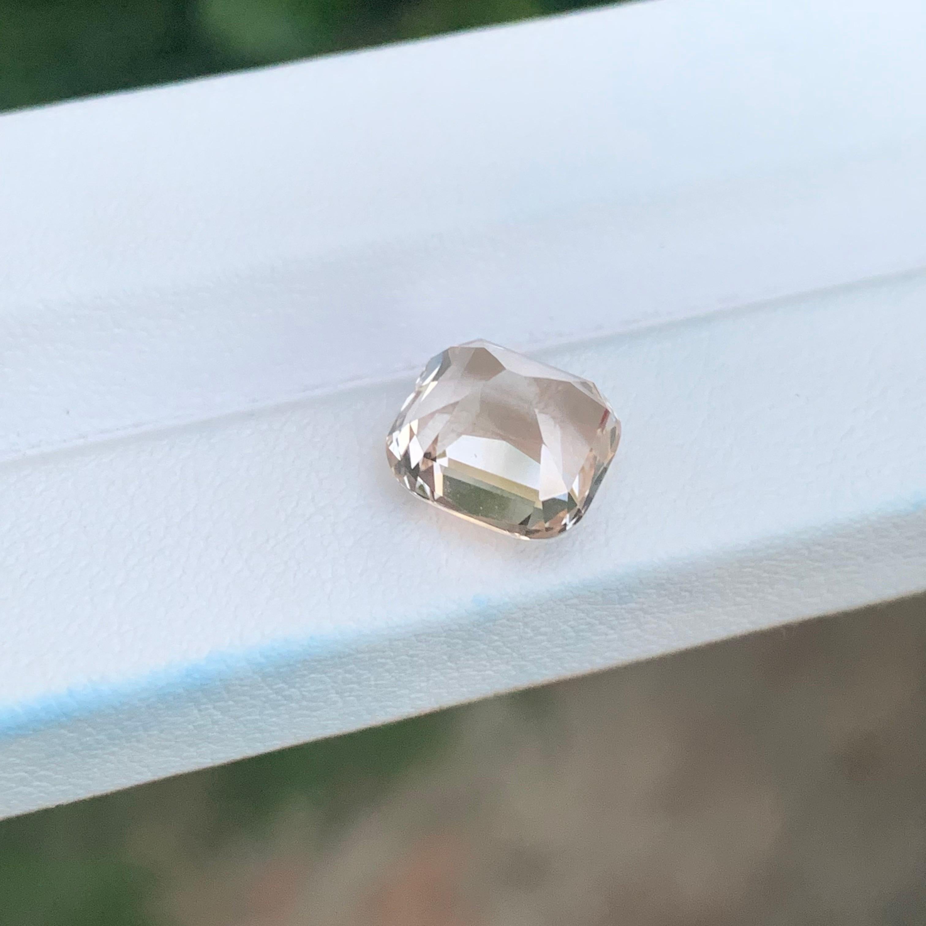 5.75 Carat Natural Loose Golden Topaz Cushion Shape Gemstone (pierre précieuse en forme de coussin) en vente 3