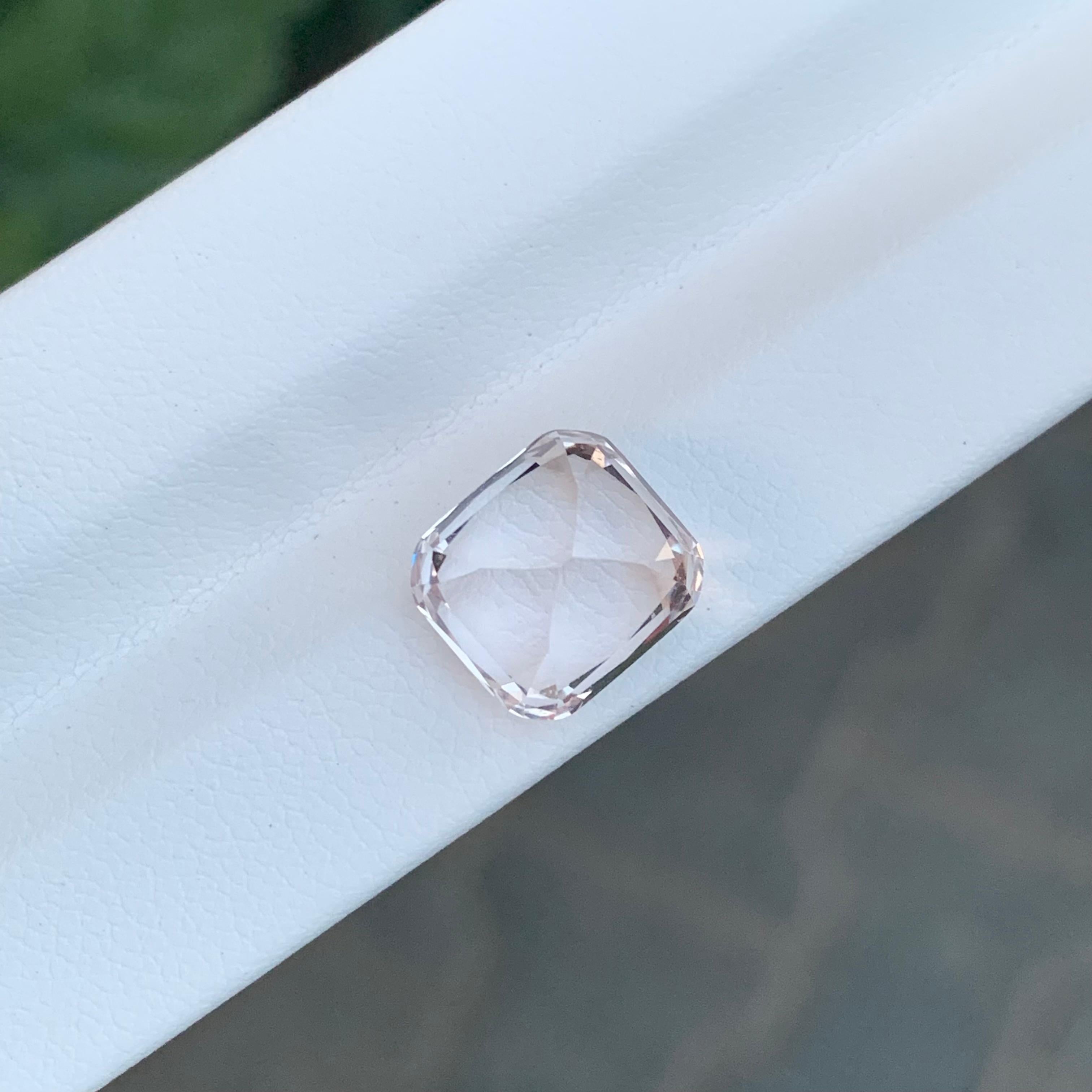 Taglio cuscino 5,75 carati di Morganite naturale sfusa a forma di cuscino in vendita