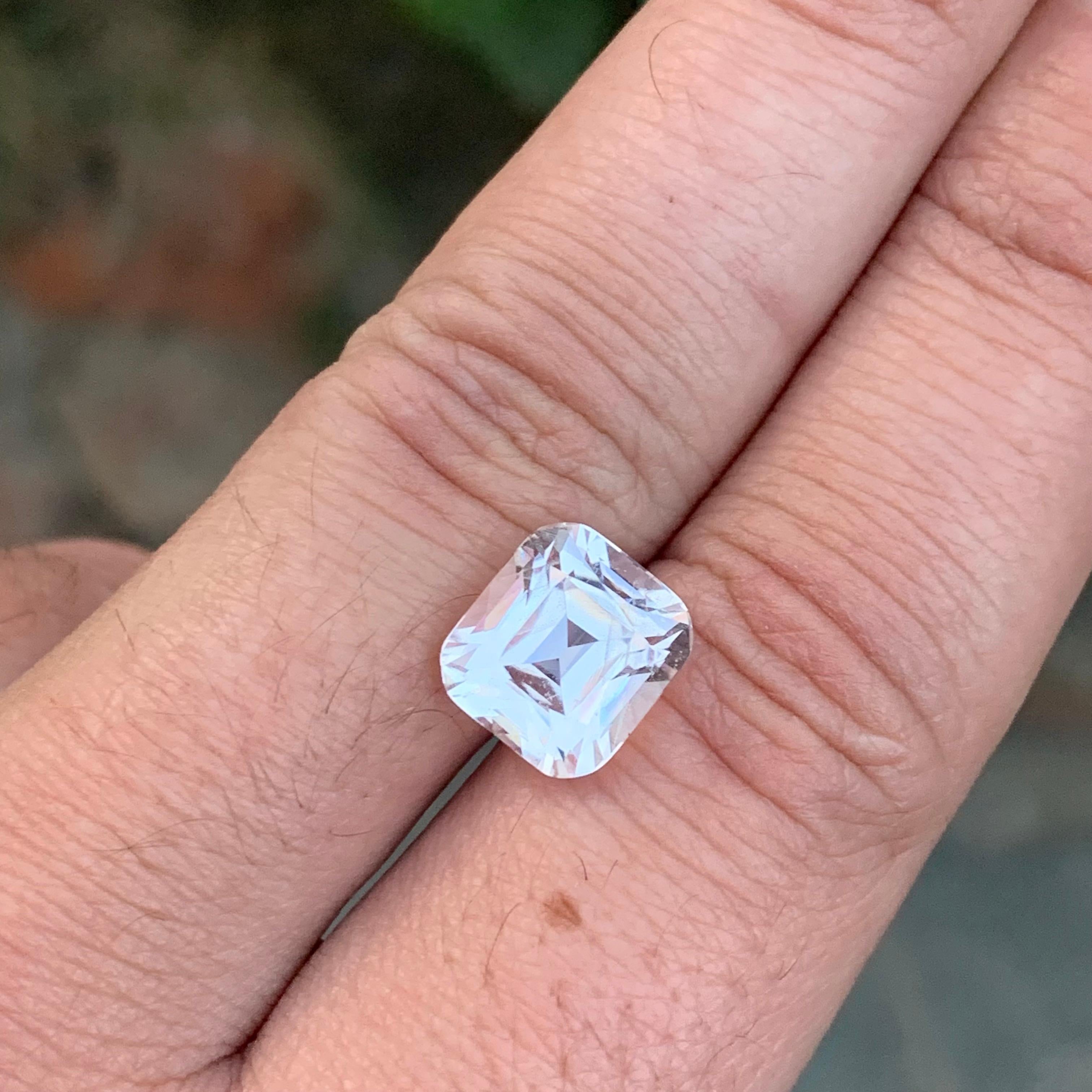 5,75 carati di Morganite naturale sfusa a forma di cuscino in vendita 1