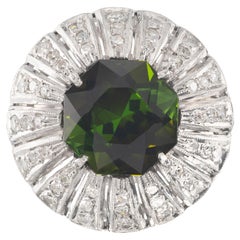 Anillo de cóctel de turmalina verde octogonal con diamantes y paladio de 5,75 quilates