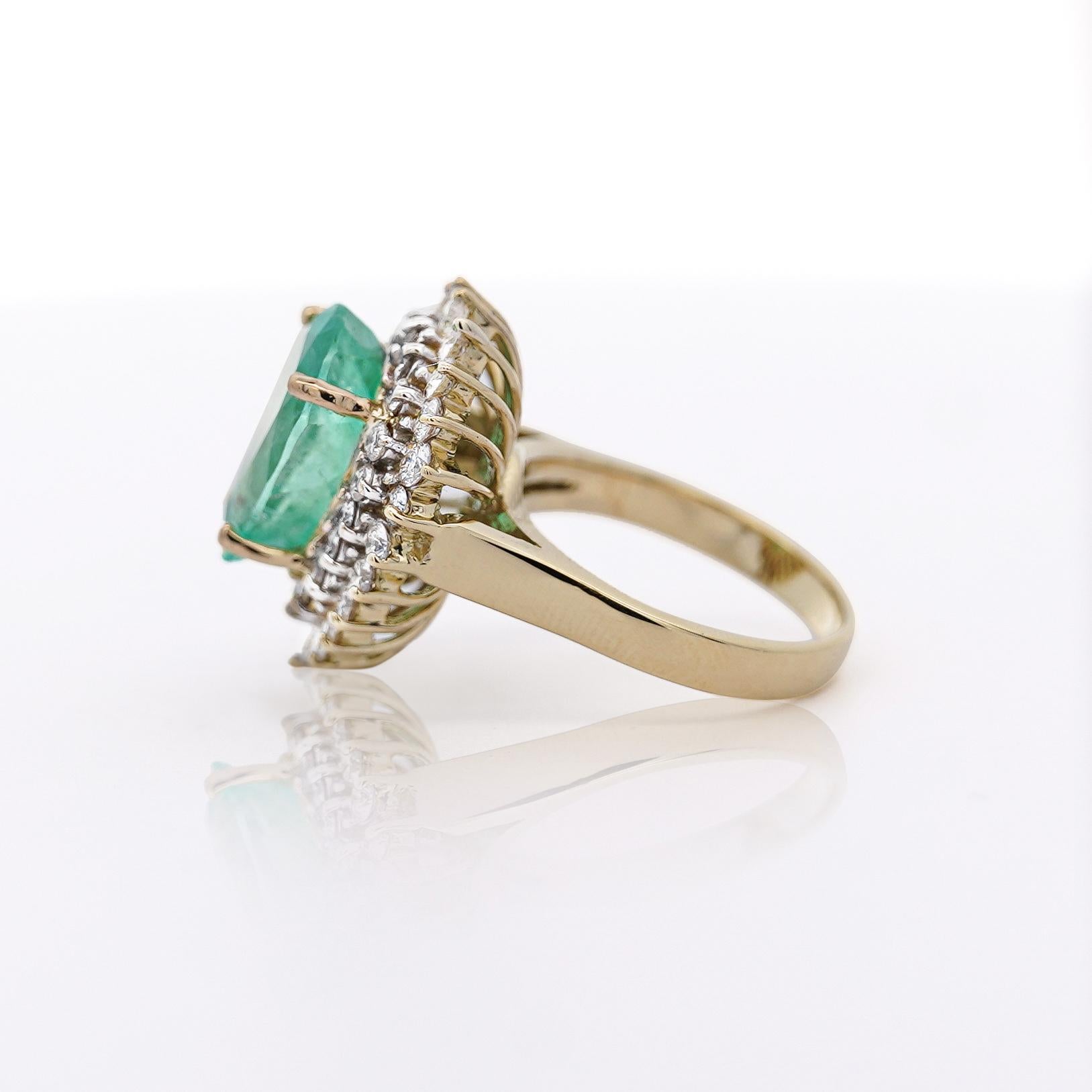 5.75 Carat Pear Cut Colombian Emerald Diamond Halo 18K Gold Emerald Ring For Sale 3