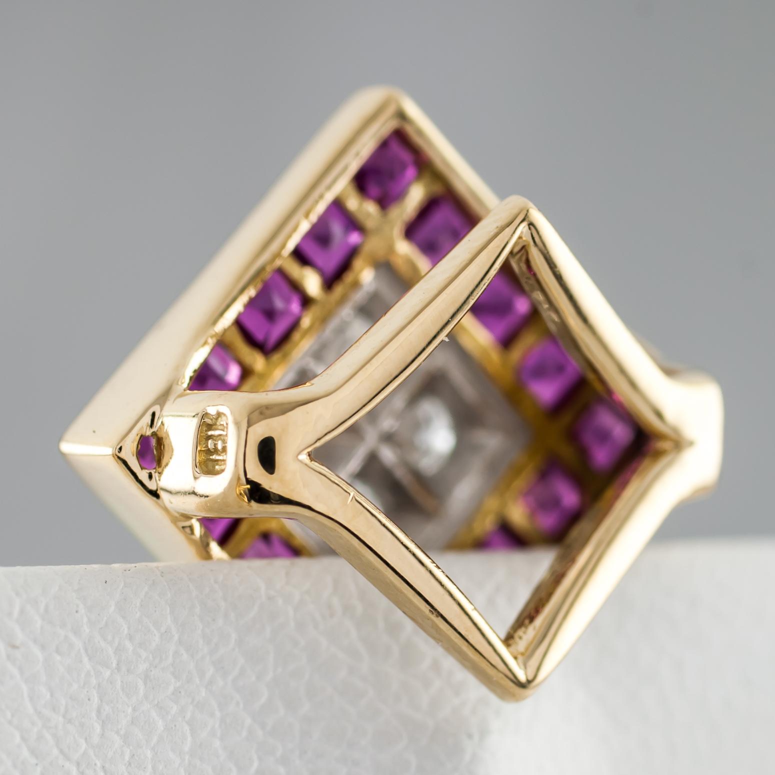 Princess Cut 5.75 carat Ruby & 1.35 carat Diamond 18k Yellow Gold Earring and Pendant Set For Sale