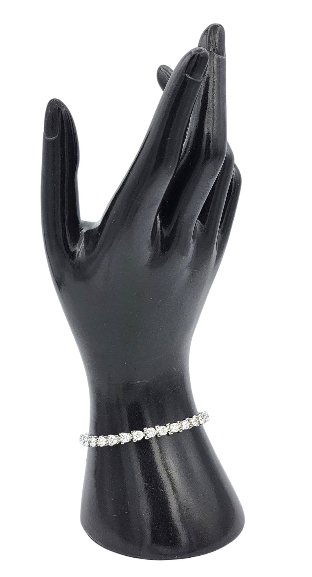 Bracciale tennis con diamanti tondi e brillanti da 5,75 carati totali in oro bianco 14 carati in vendita 3