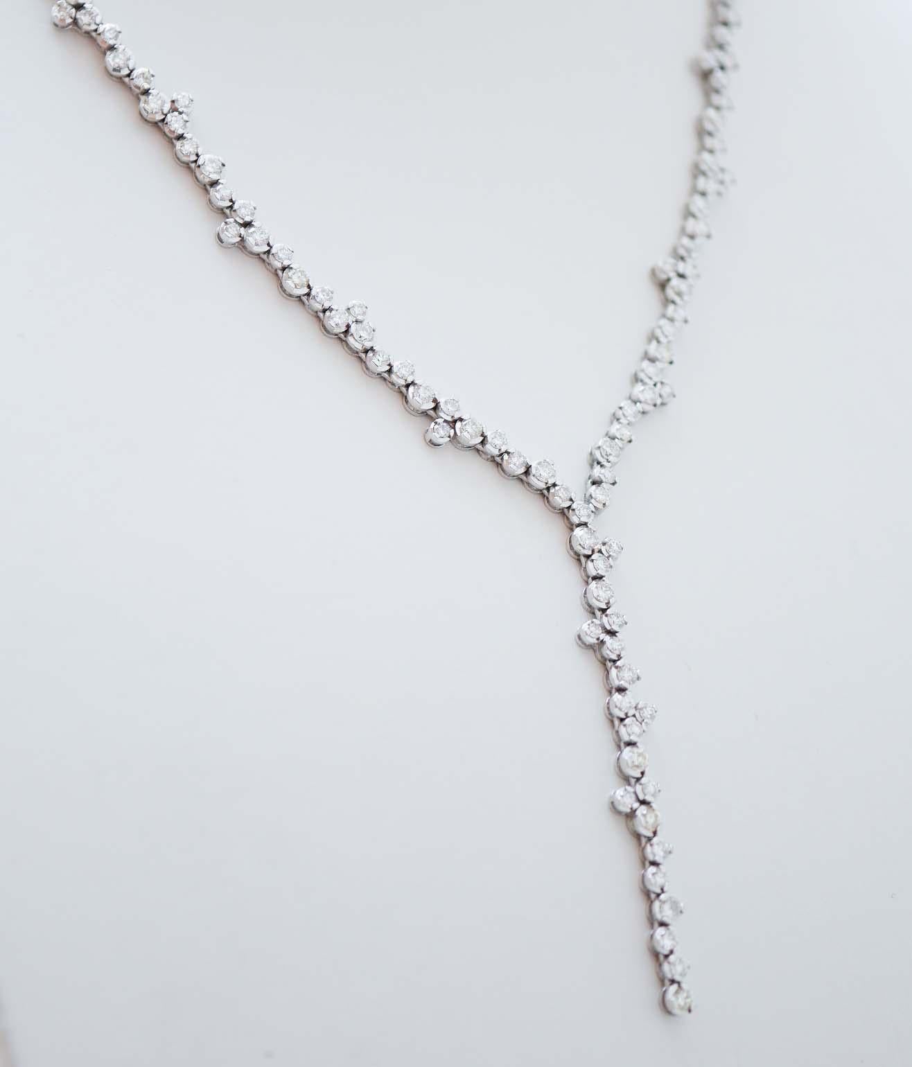 Moderno 5,75 carati di diamanti, collana in oro bianco 18 carati. in vendita