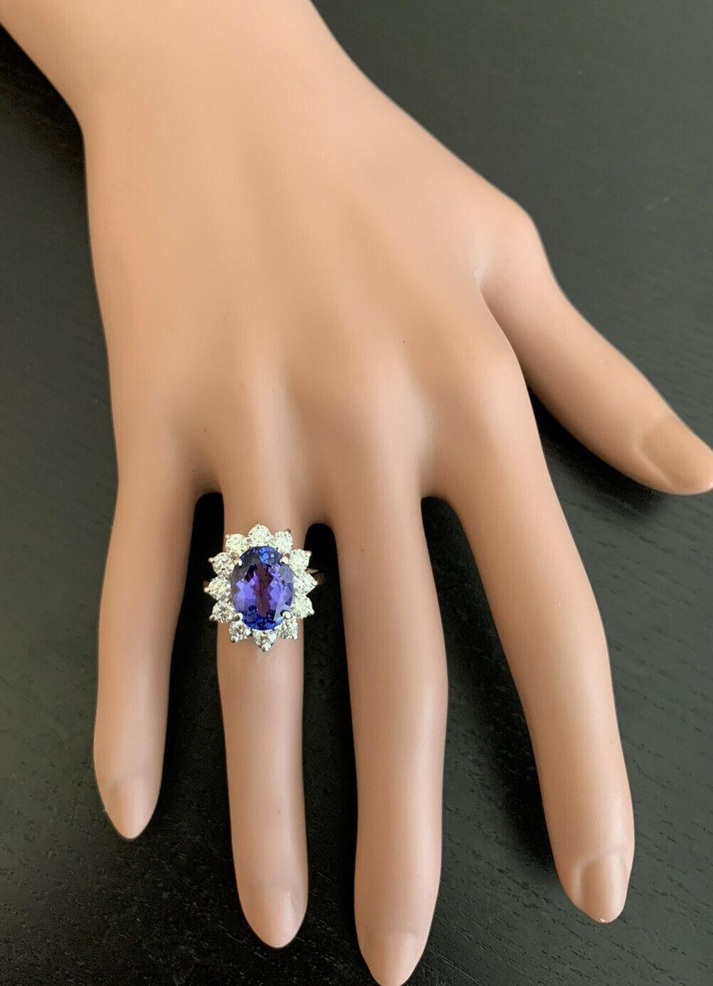 Women's 5.75 Carats Natural Tanzanite and Diamond 18k Solid White Gold Ring For Sale