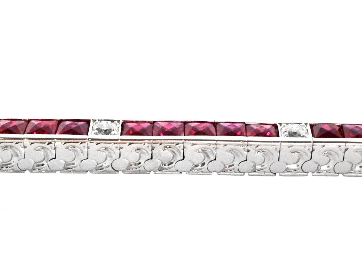 Women's 5.75 Carats Rubies Diamonds set in 18K White Gold Bracelet For Sale