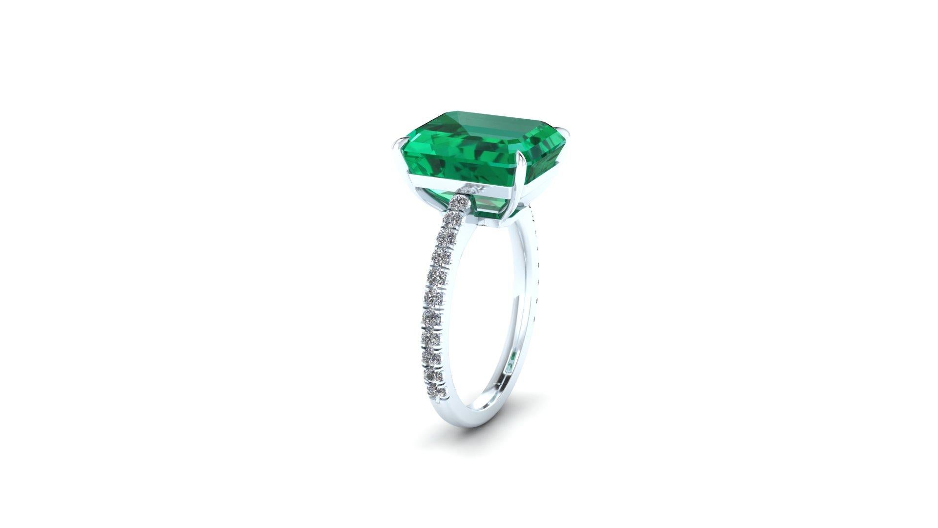 5.75 Ct Emerald GIA Certified Intense Green, Very Eye Clean Mineral In New Condition In New York, NY