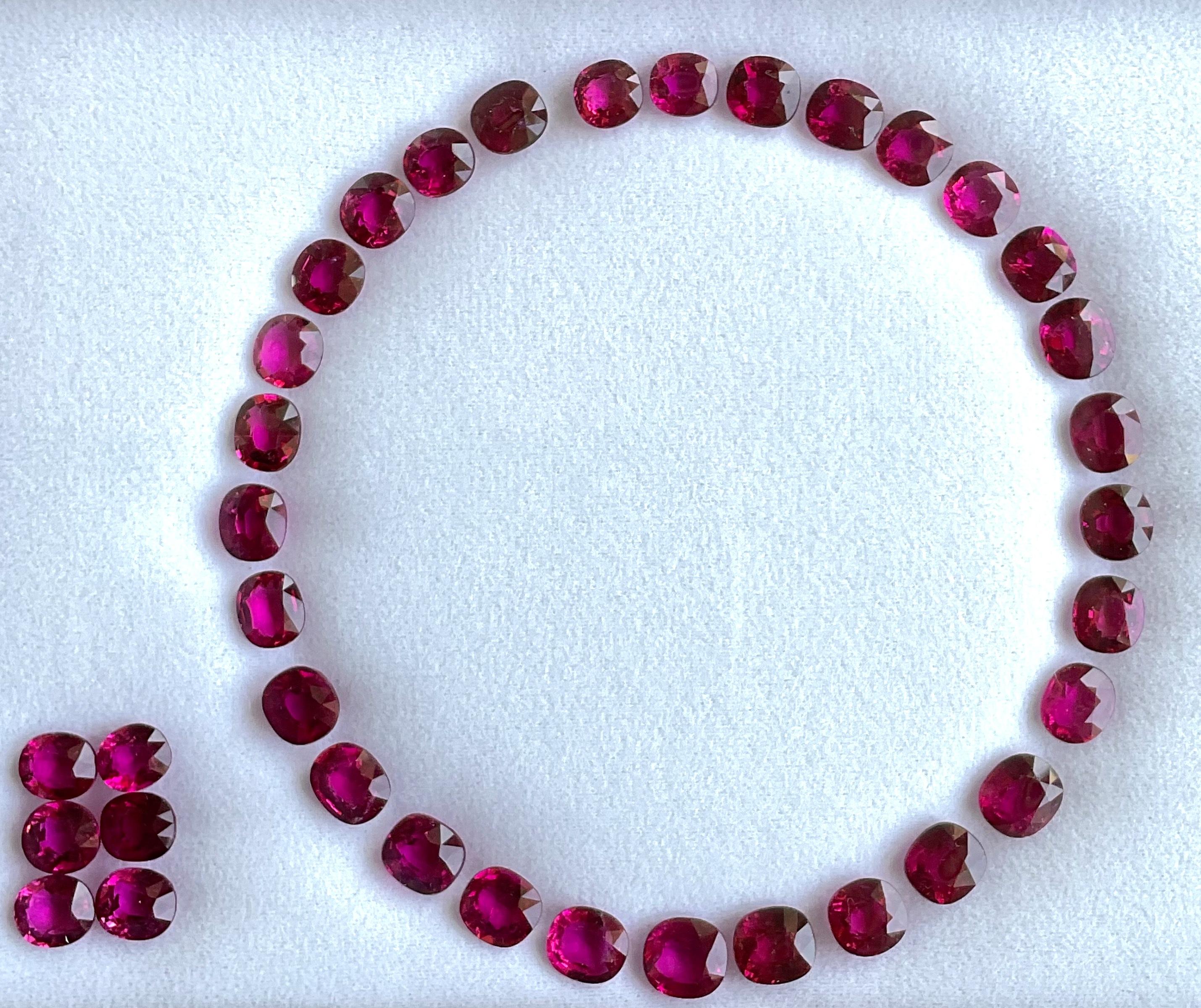 57.50 Carati Rubellite Layout Ovale Top Quality Per Gioielleria Gemma Naturale In condizioni Nuovo in vendita a Jaipur, RJ