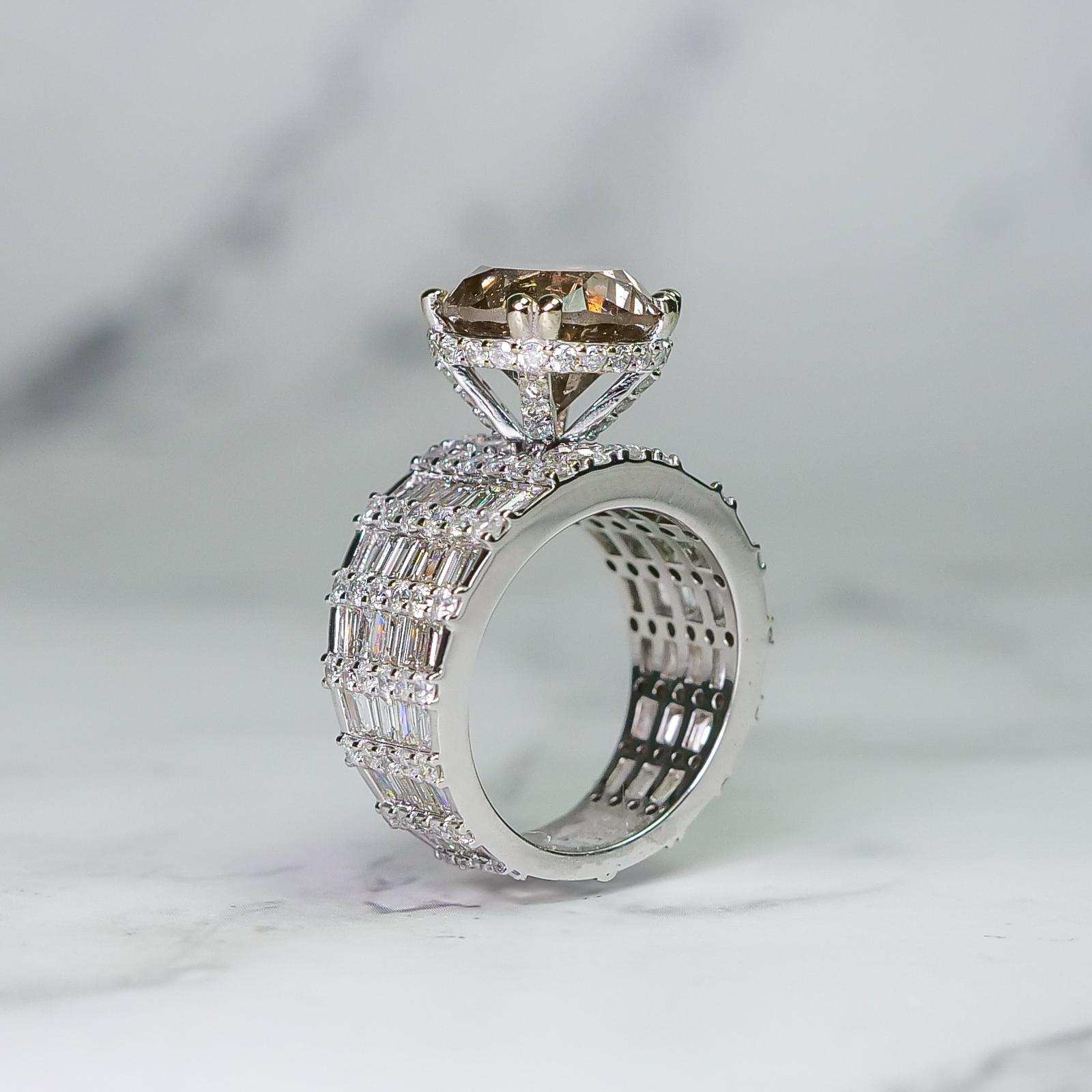 Anillo de Cóctel de Diamantes Champán 5,75 ct en venta 1