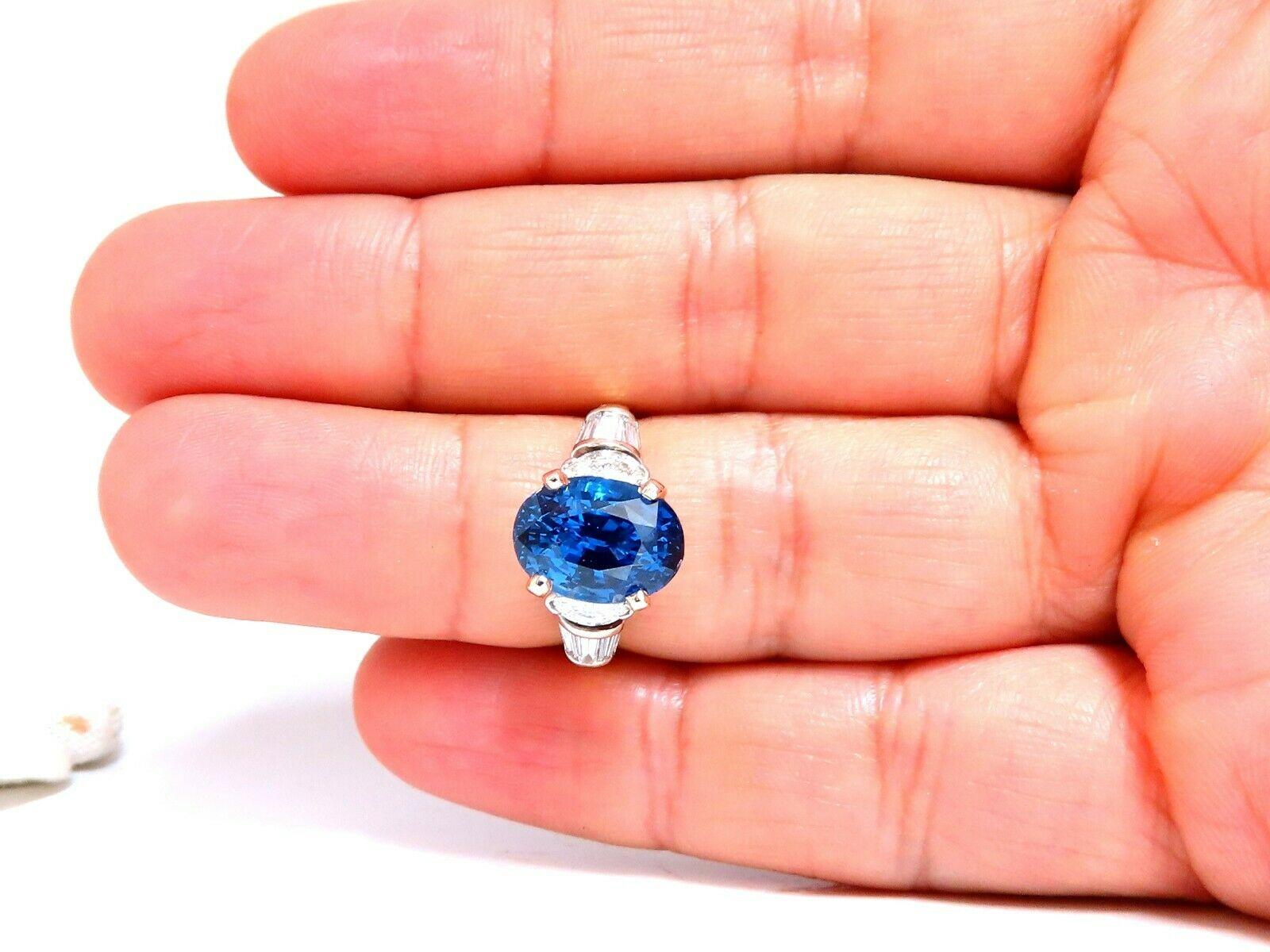 5.75 Carat GIA Certified Natural No Heat Blue Sapphire Ring 18 Karat Traditional In New Condition For Sale In New York, NY