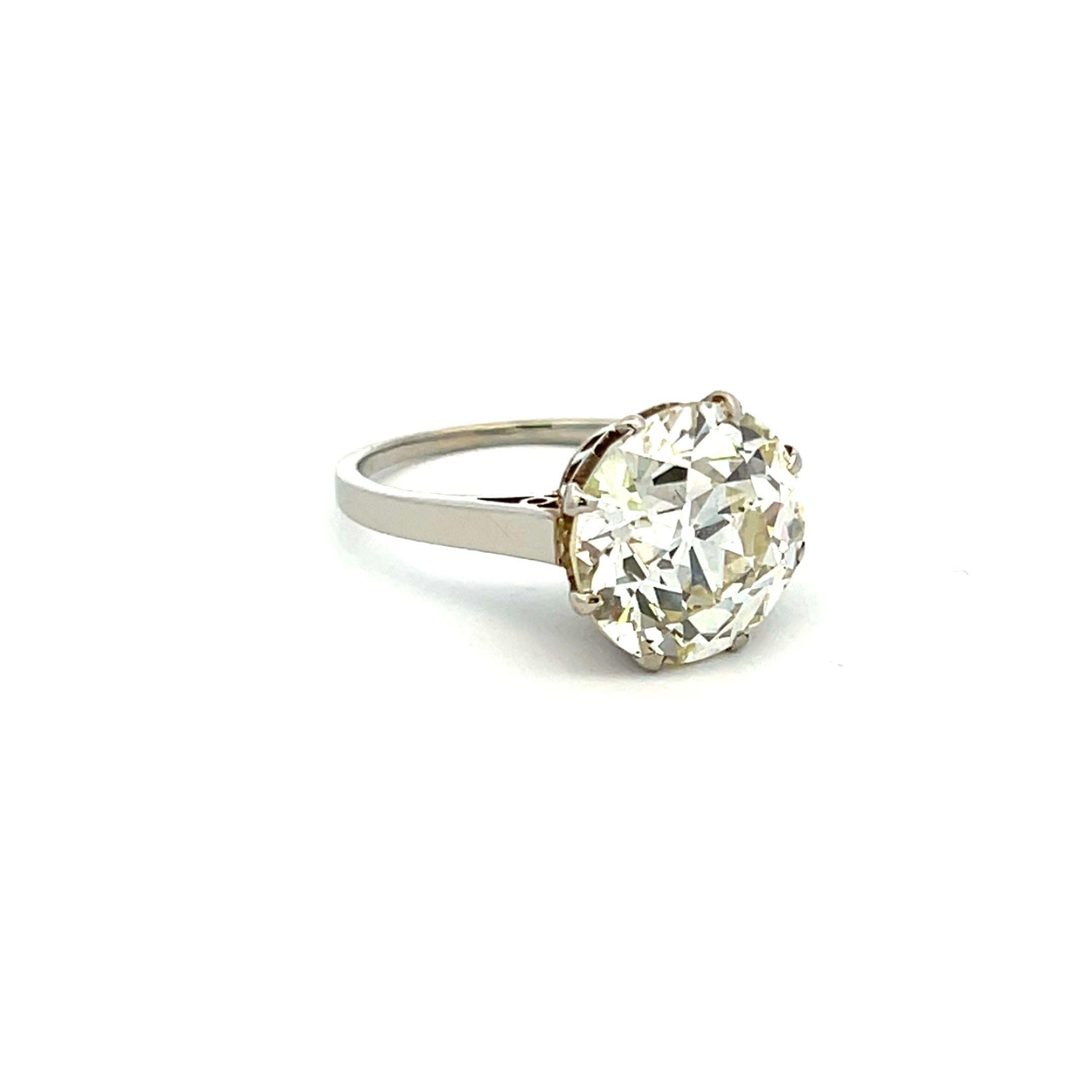 Bague de fiançailles en platine avec diamant taille européenne ancienne de 5,76 carats M VS2 Bon état - En vente à New York, NY