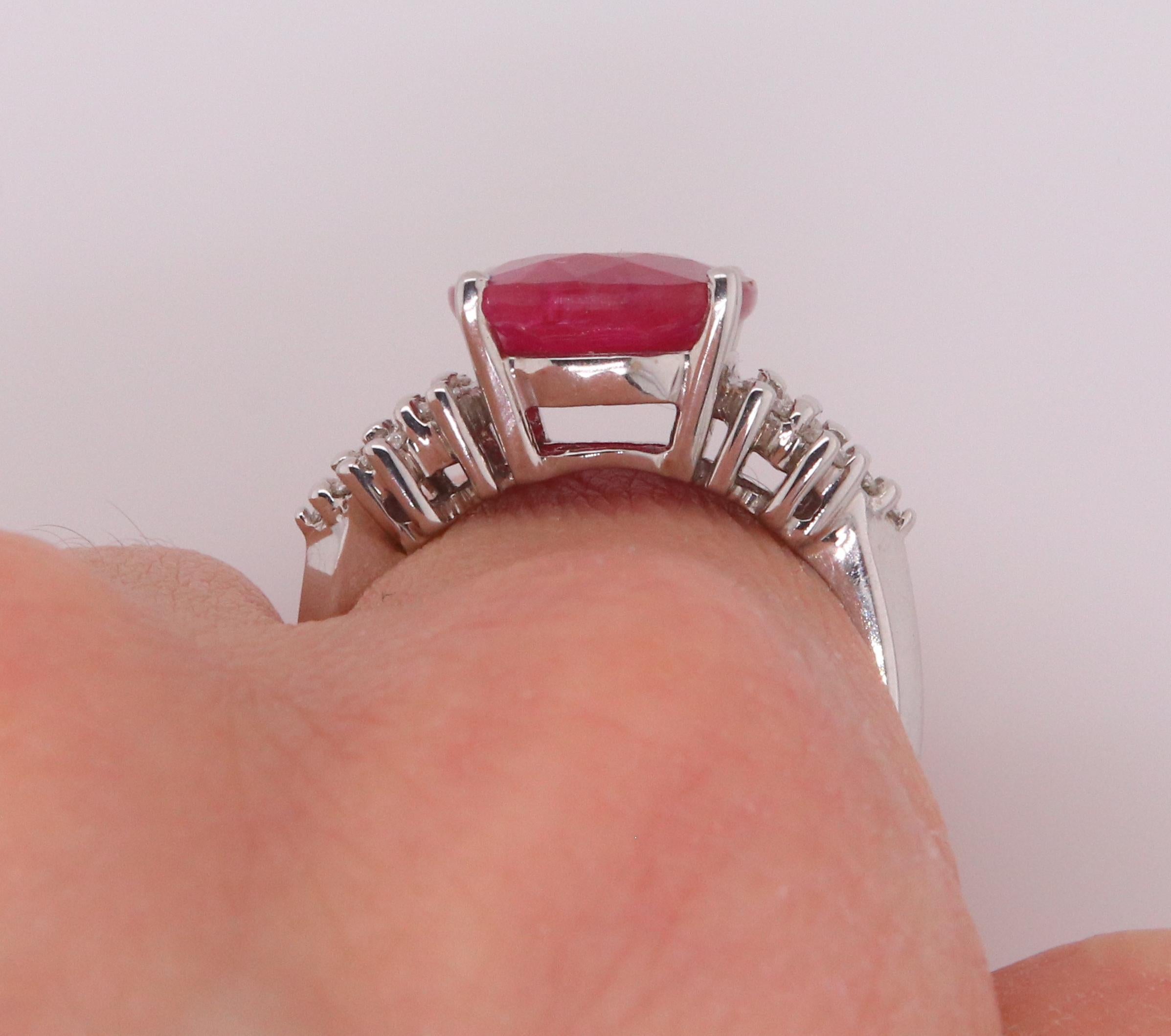 5.76 Ct Oval Natural Ruby and Round Diamond Cocktail Ring 14K White Gold In New Condition In GREAT NECK, NY
