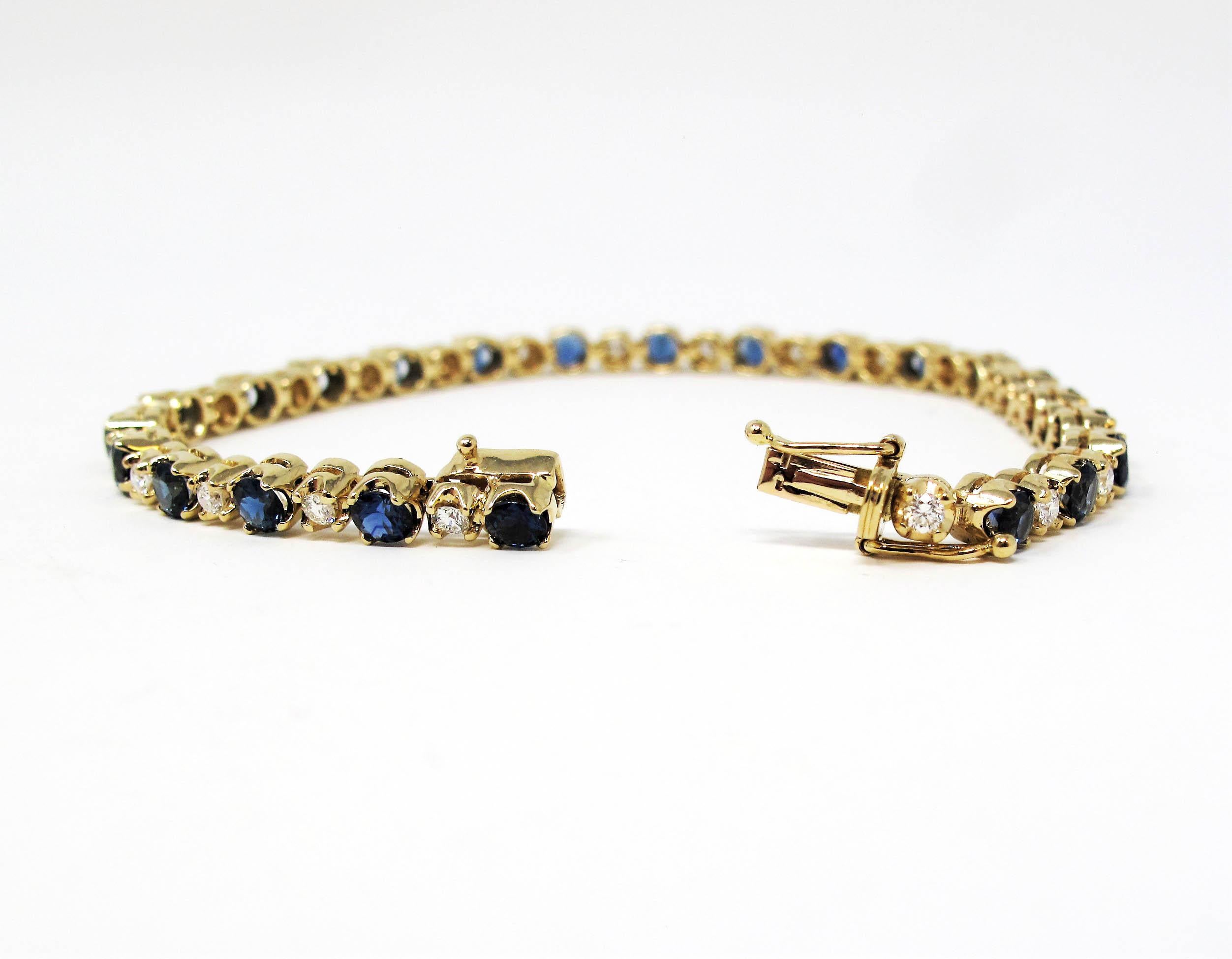Round Cut Alternating Natural Sapphire and Natural Diamond Tennis Bracelet in Yellow Gold For Sale