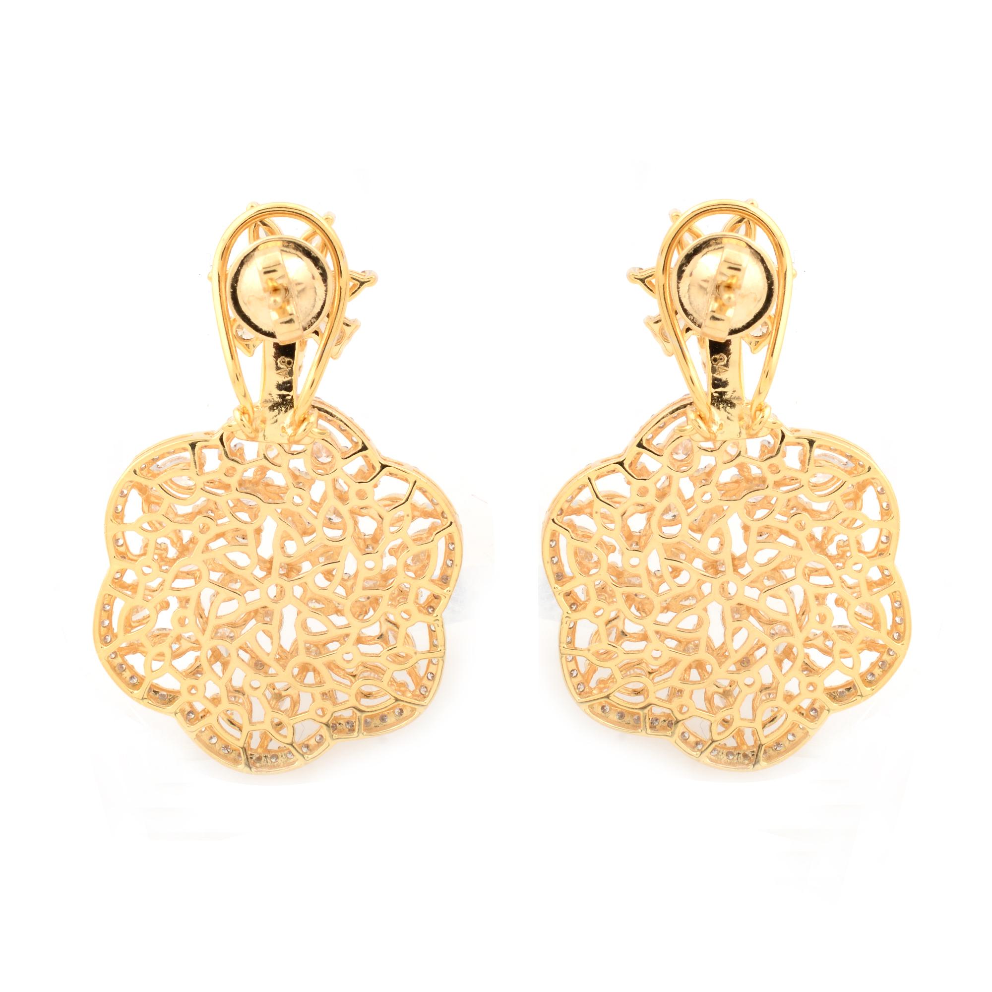 Donna 5,76 ct SI/HI Orecchini pendenti con diamanti tondi e marquise a forma di pera in oro giallo 14 carati in vendita