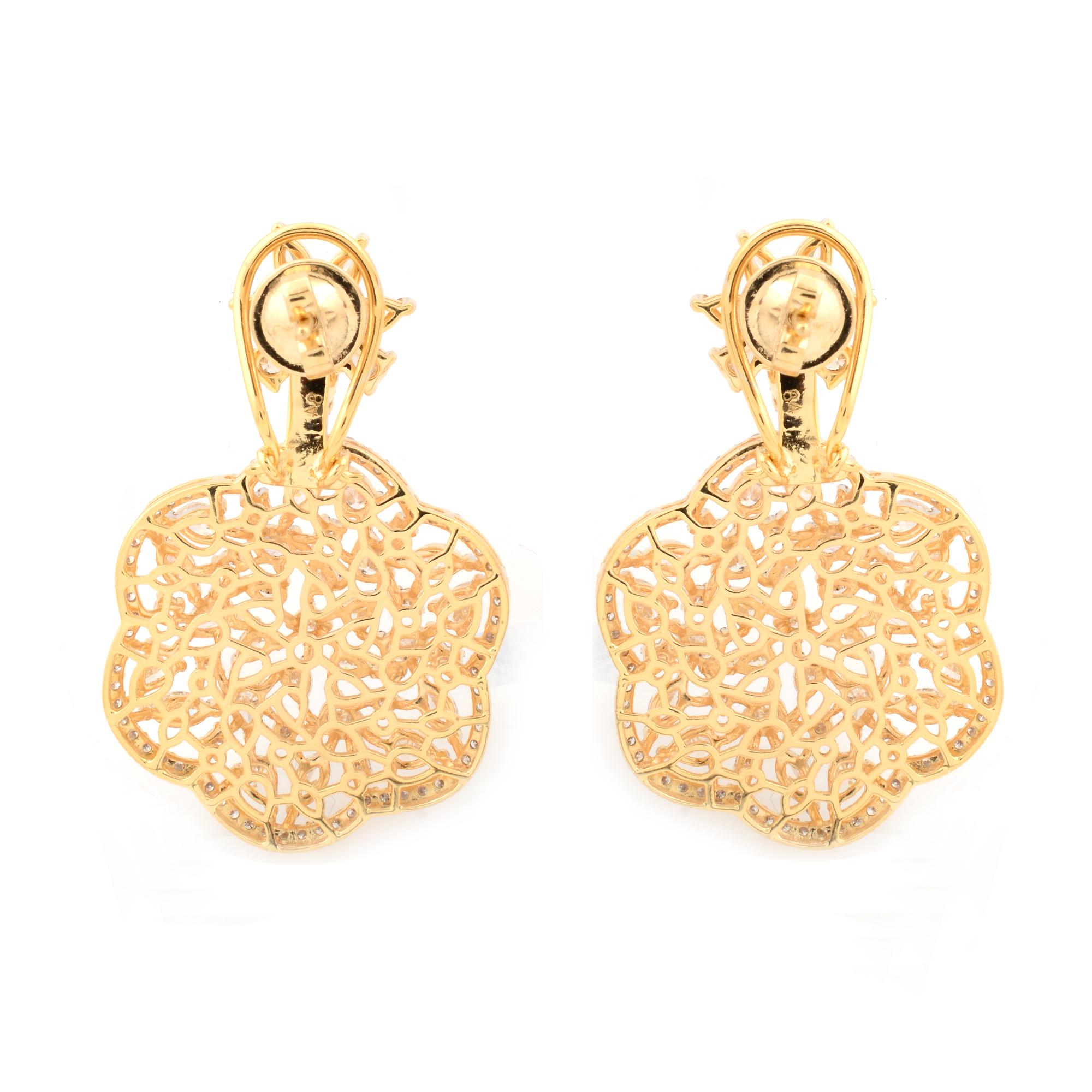 5.76 Ct SI/HI Pear Marquise Round Diamond Dangle Earrings 18 Karat Yellow Gold For Sale 1