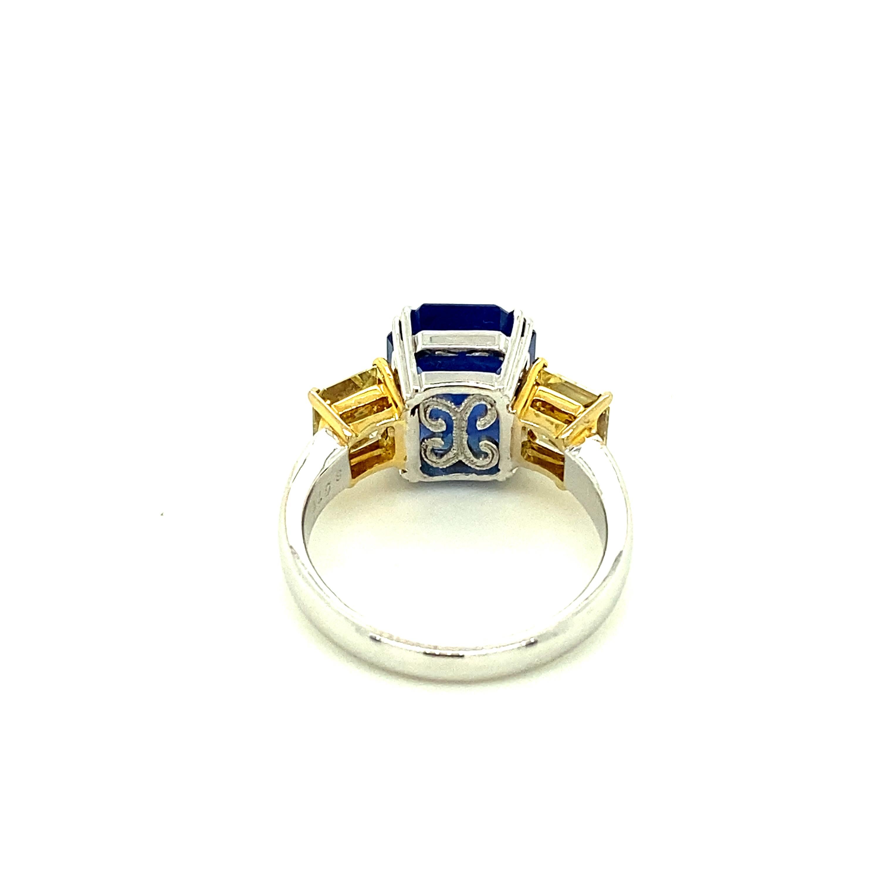 Contemporary 5.77 Carat GIA Certified Blue Sapphire and Fancy Yellow Diamonds Gold Ring