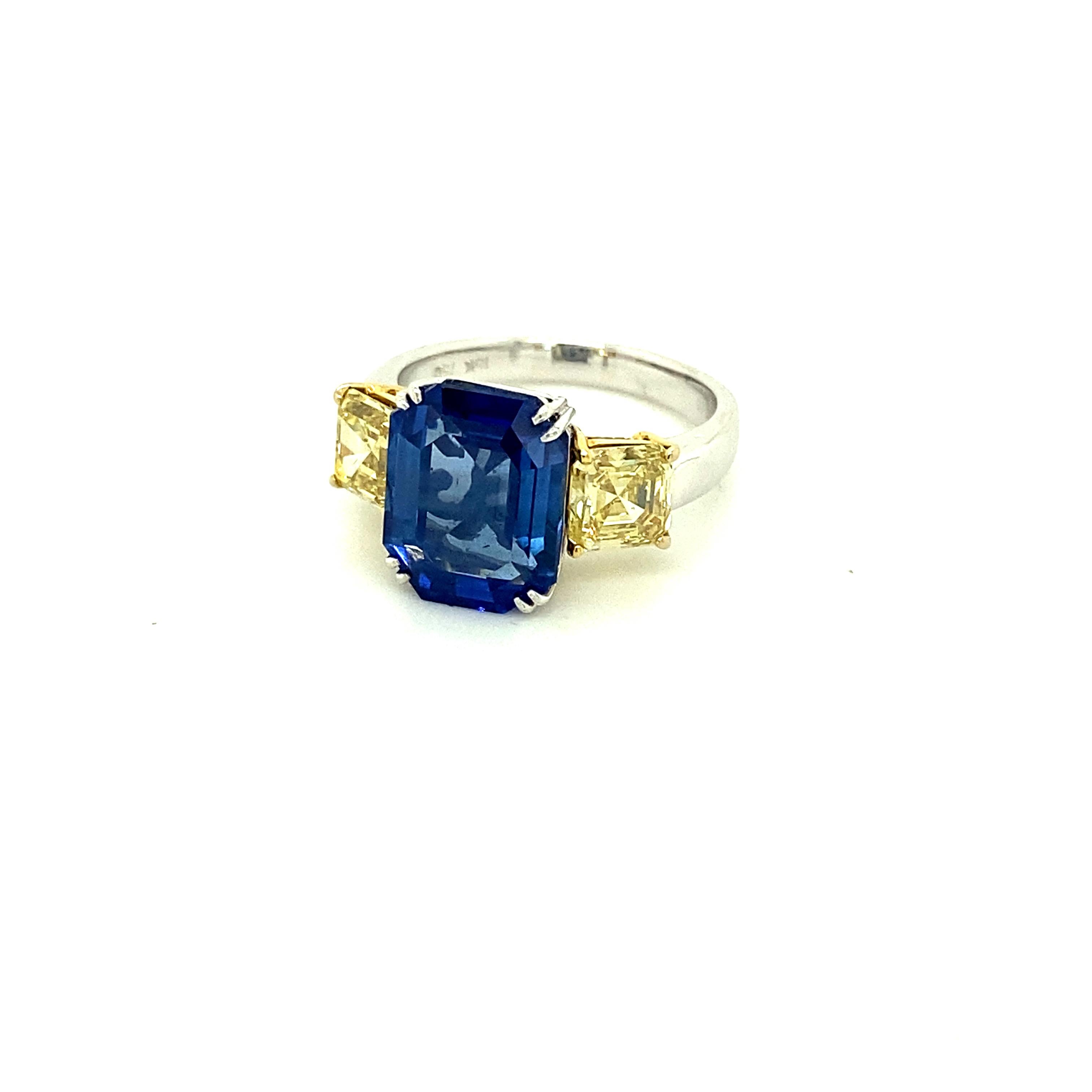 Women's or Men's 5.77 Carat GIA Certified Blue Sapphire and Fancy Yellow Diamonds Gold Ring