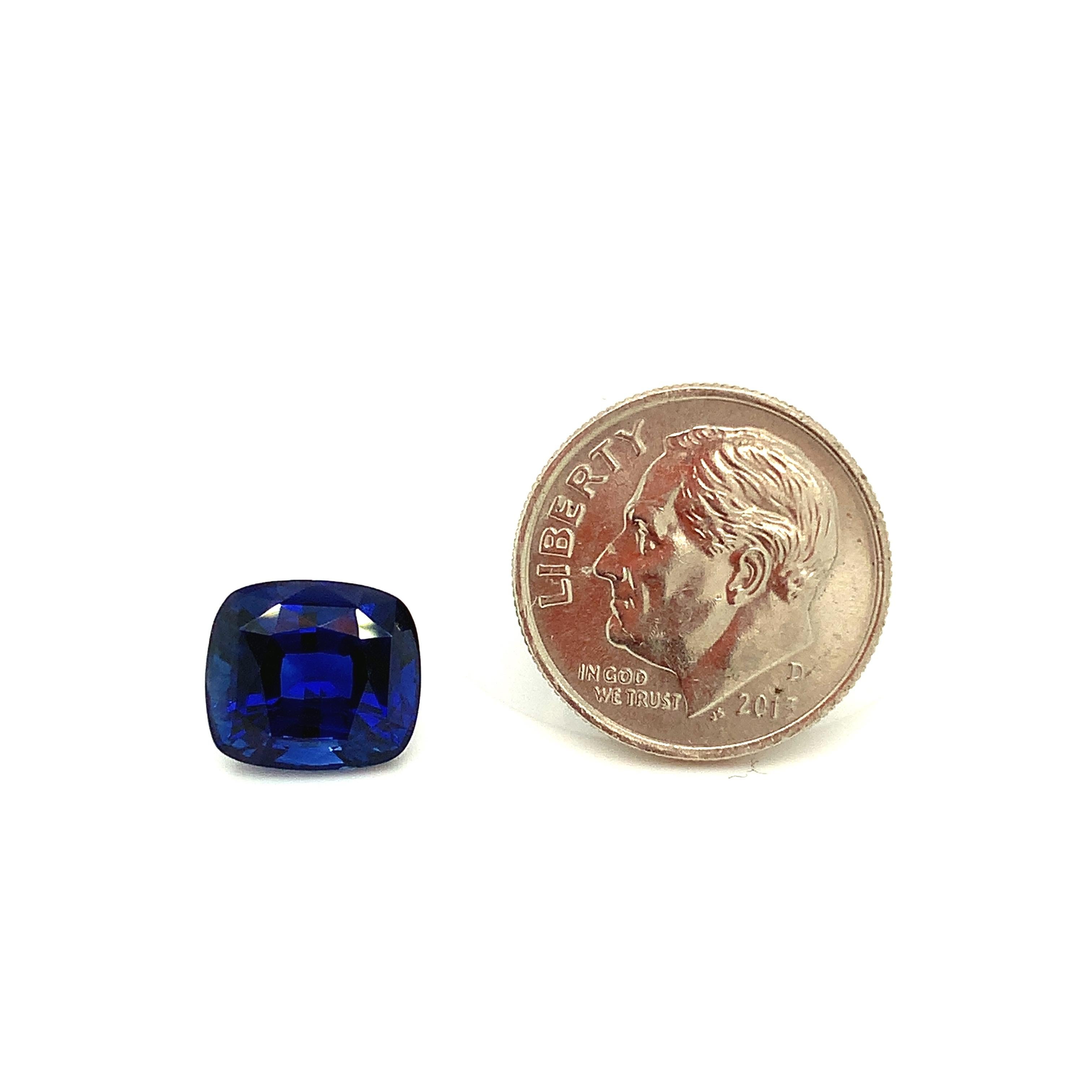 5.77 Carat Royal Blue Sapphire Cushion, Unset Loose Gemstone, GIA Certified For Sale 3