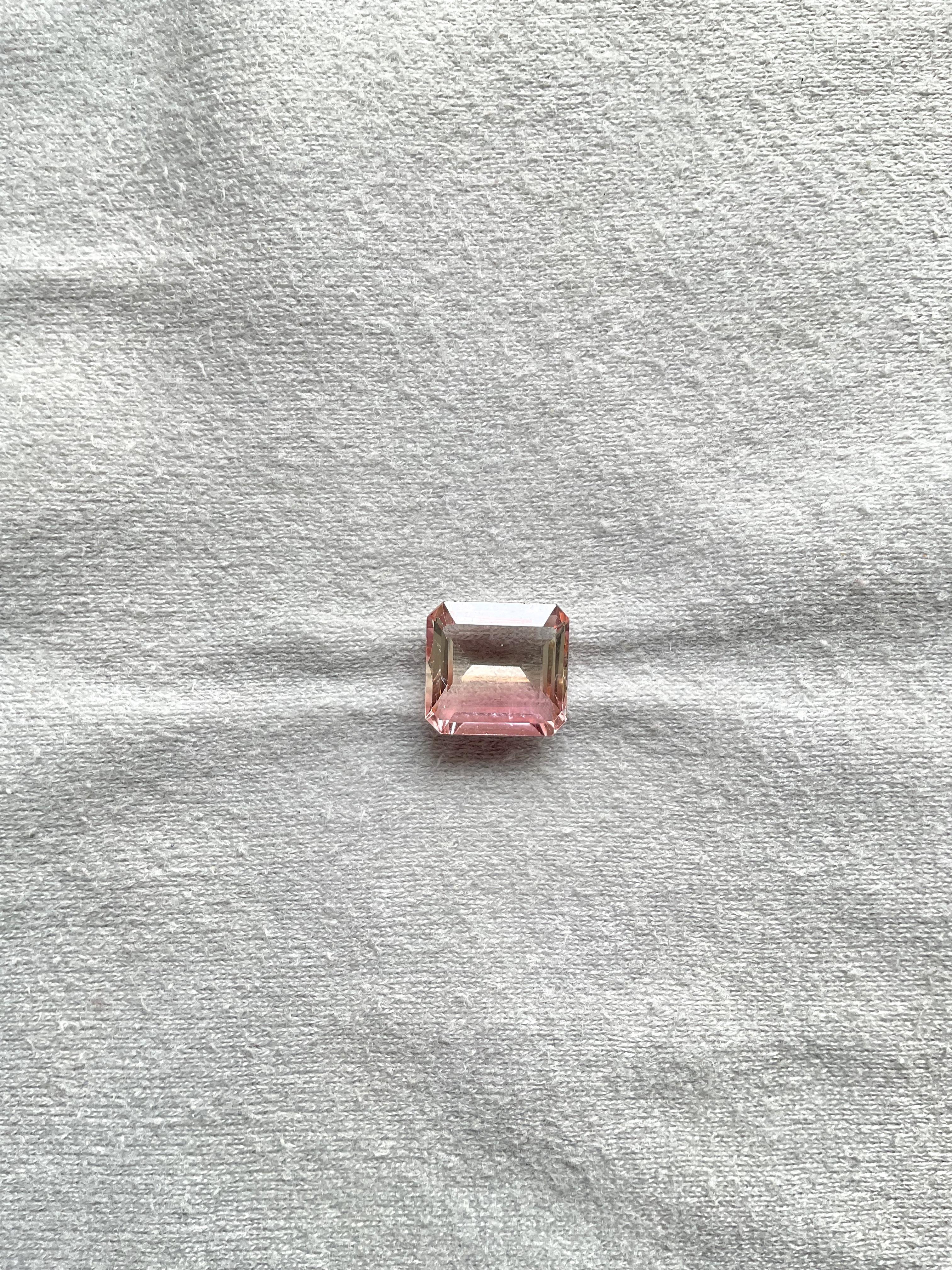 Art déco 5.77 carats Bi Color Tourmaline octogonale pierre taillée à facettes Top Quality Natural gem en vente