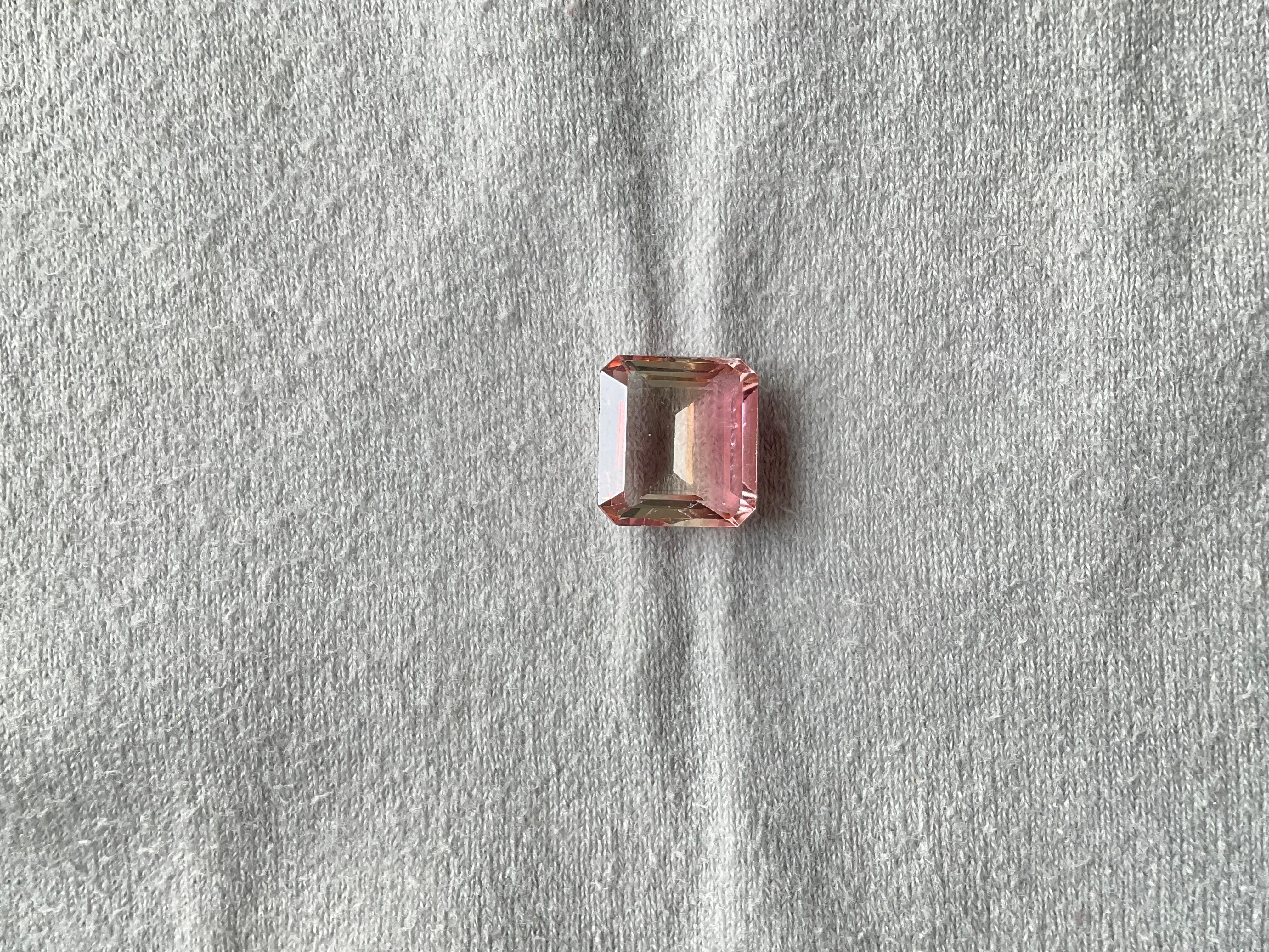 Taille octogone 5.77 carats Bi Color Tourmaline octogonale pierre taillée à facettes Top Quality Natural gem en vente