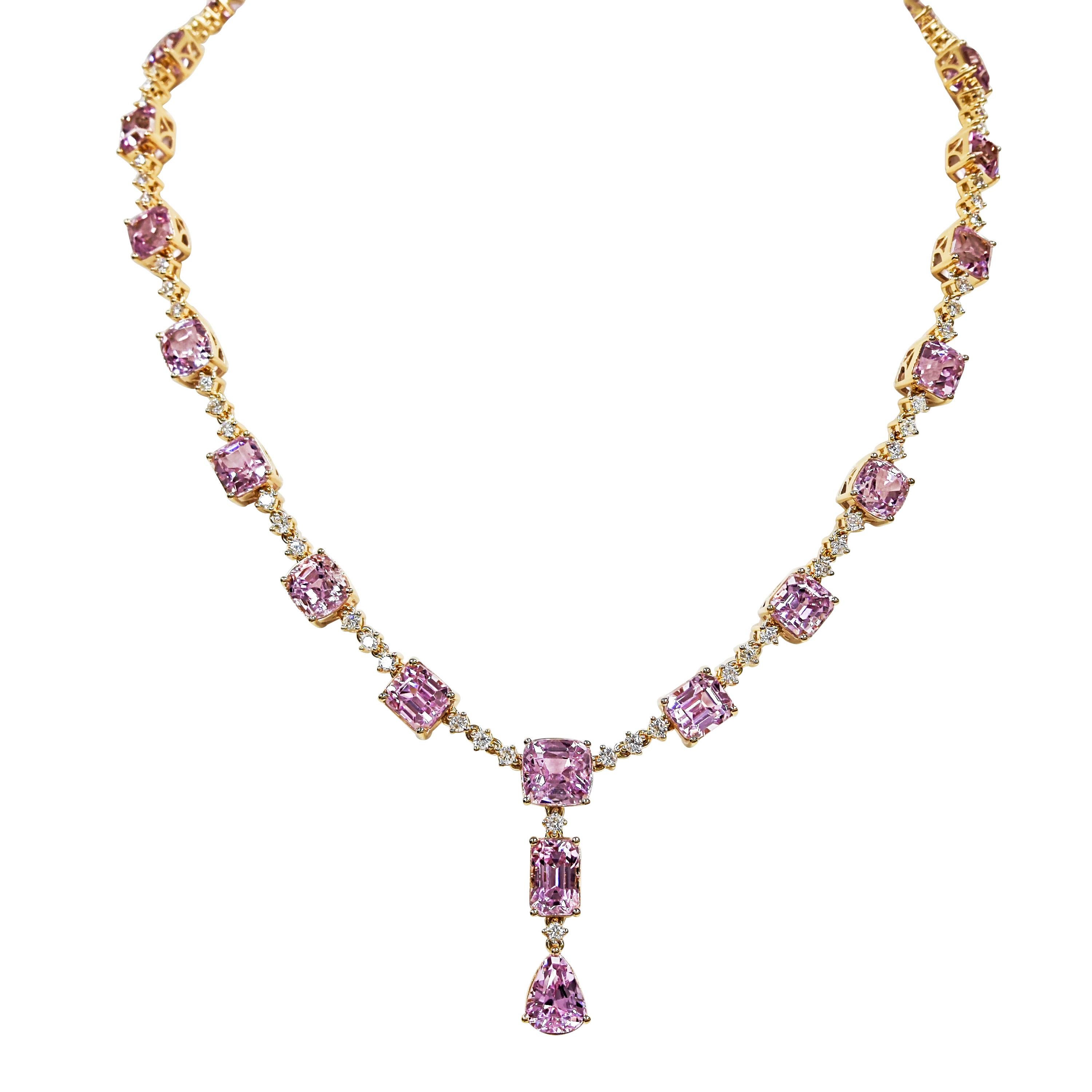 57.88 Carats Kunzite and White Diamond Yellow Gold Necklace In New Condition For Sale In New York, NY